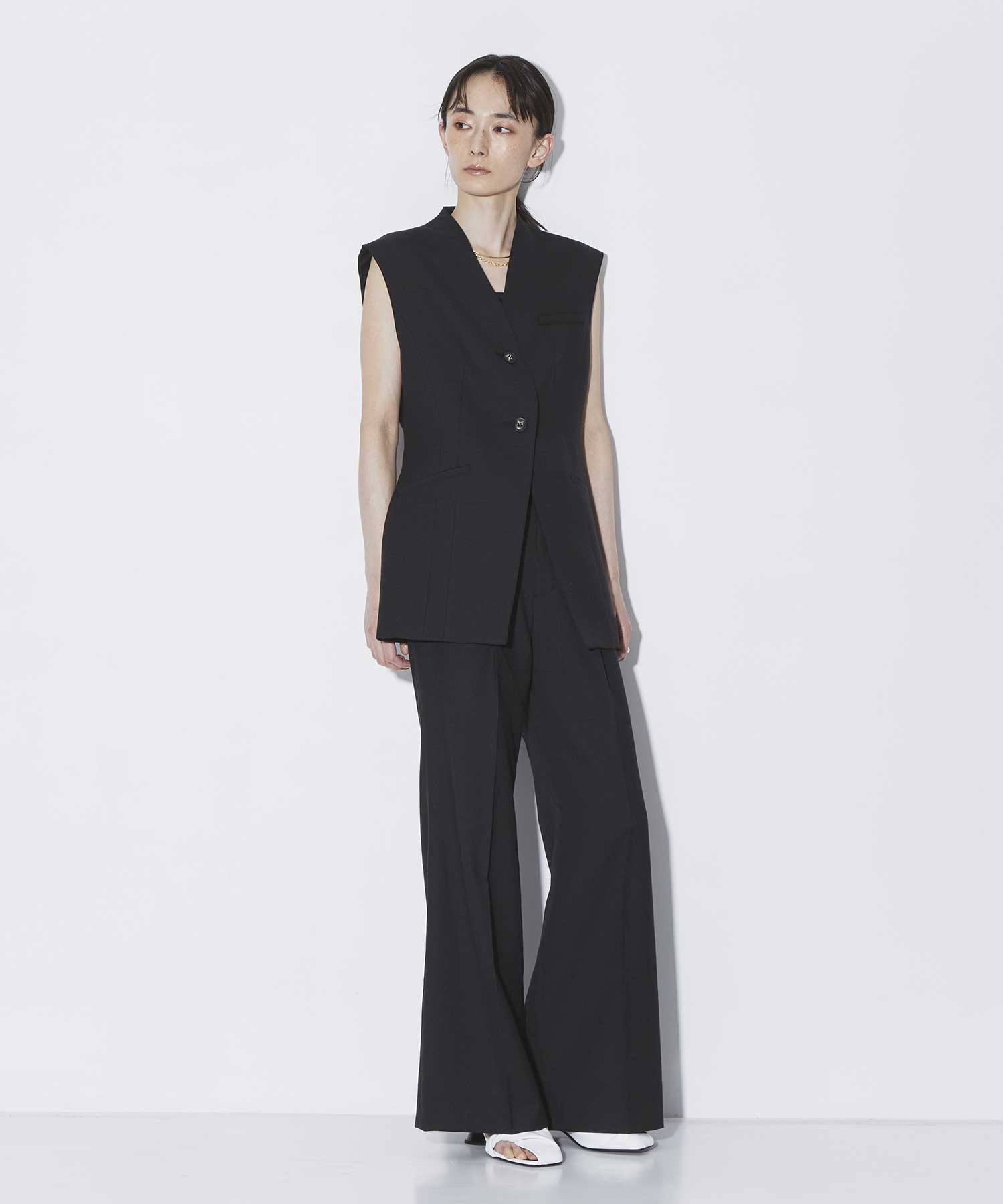 EX.V Neck Gilet AKIRANAKA