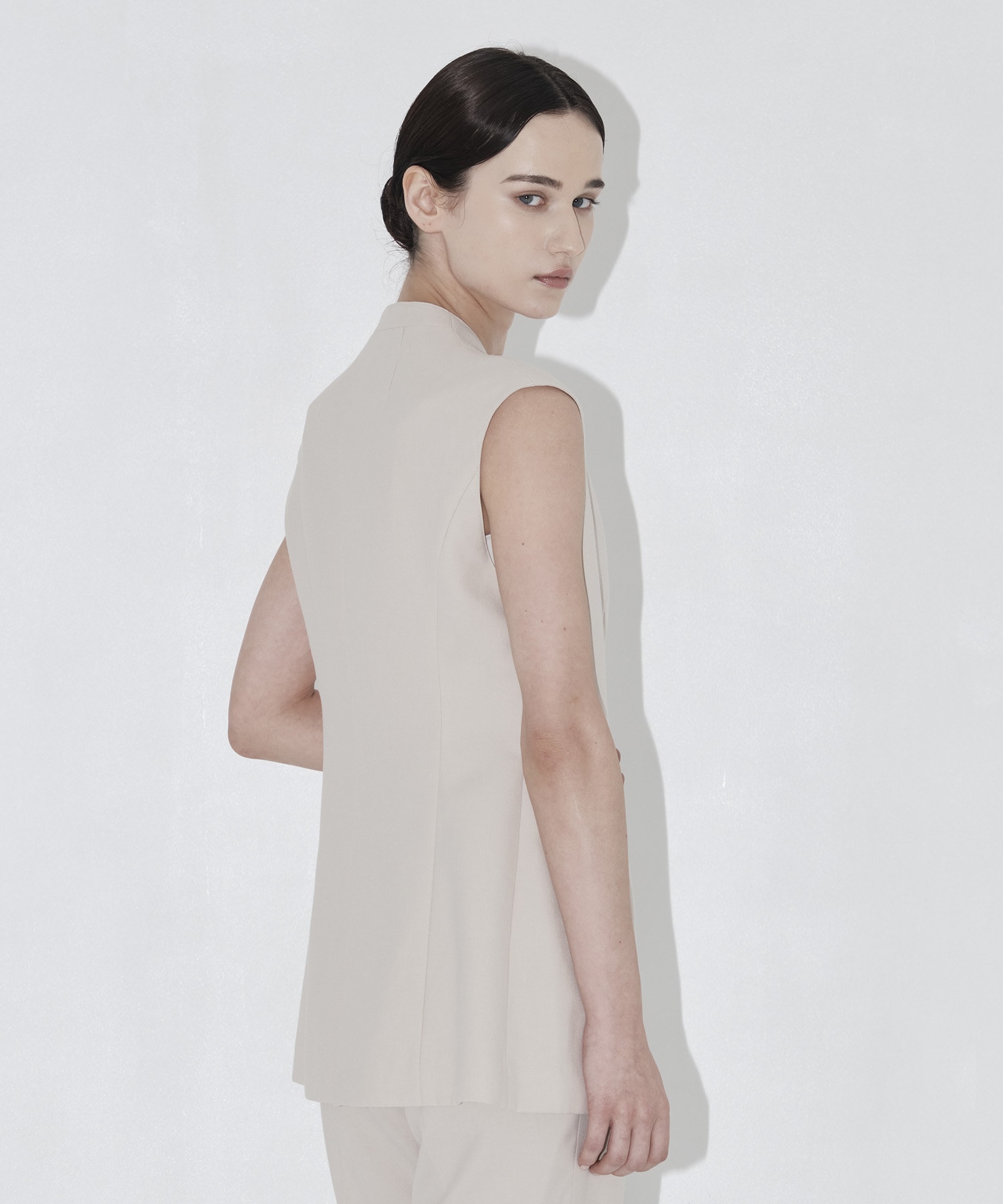 EX.V Neck Gilet AKIRANAKA