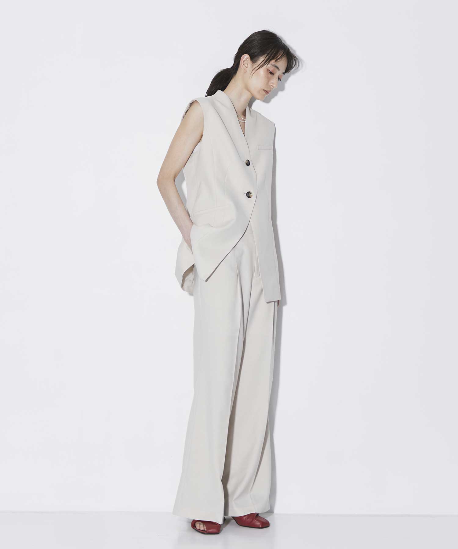 EX.V Neck Gilet AKIRANAKA