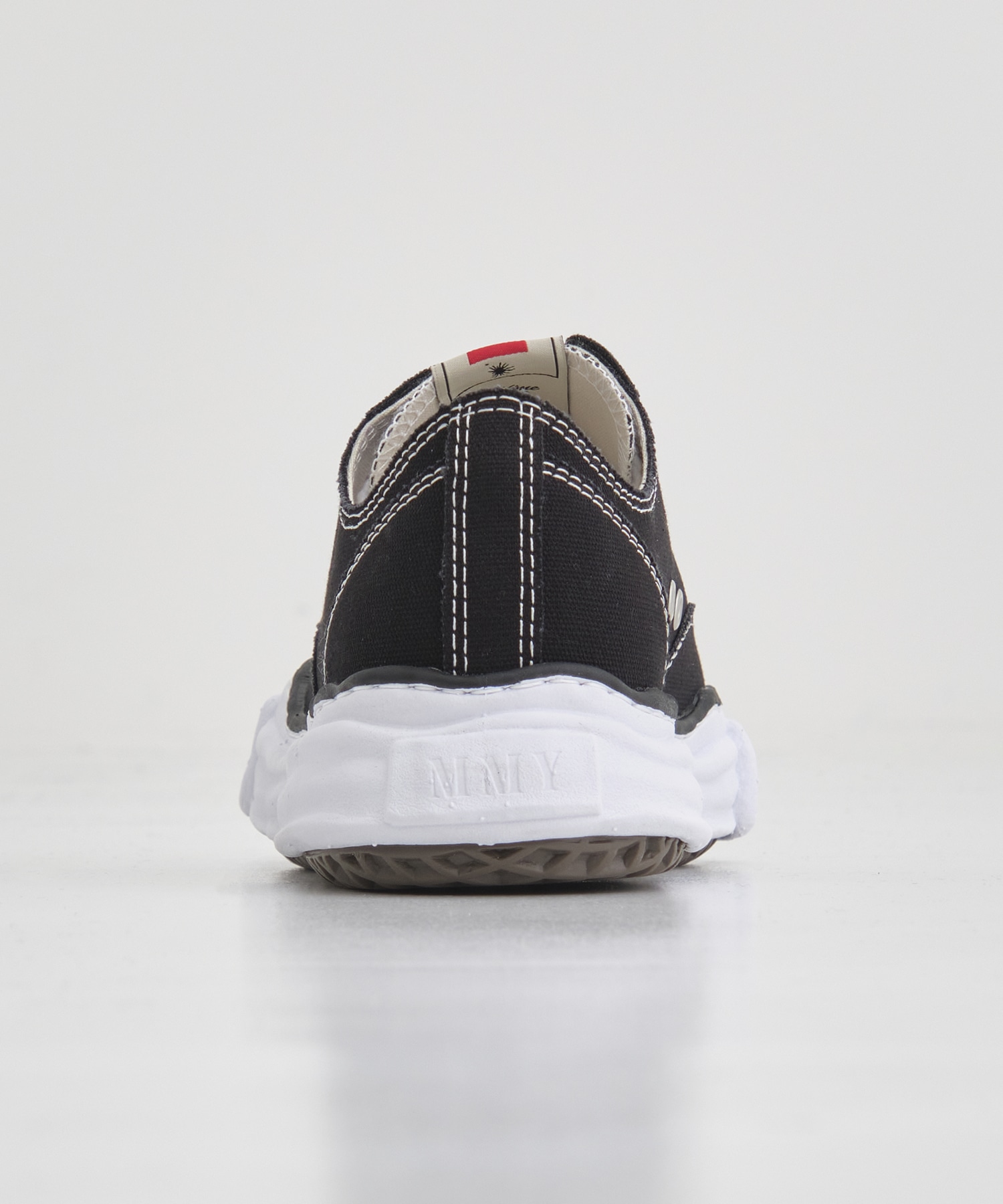 PETERSON Low Original Sole Canvas Low-Top Sneakers Maison MIHARA YASUHIRO