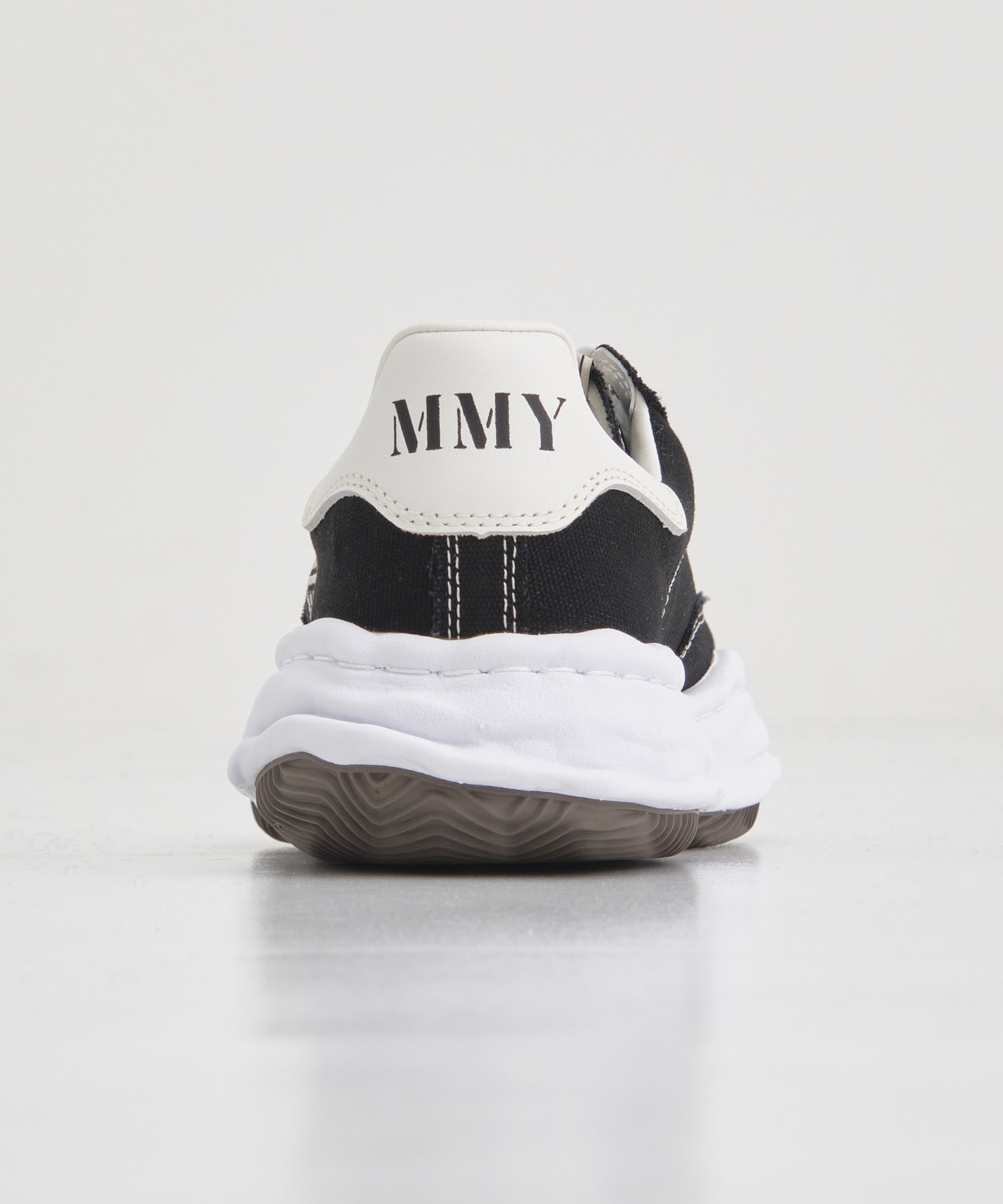BLAKEY Low original sole canvas low-top sneakers Maison MIHARA YASUHIRO