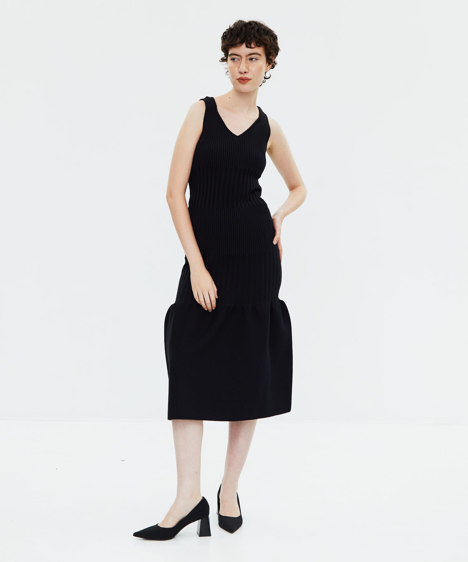 FLUTED V-NECK SLEEVELESS MERMAID DRESS CFCL