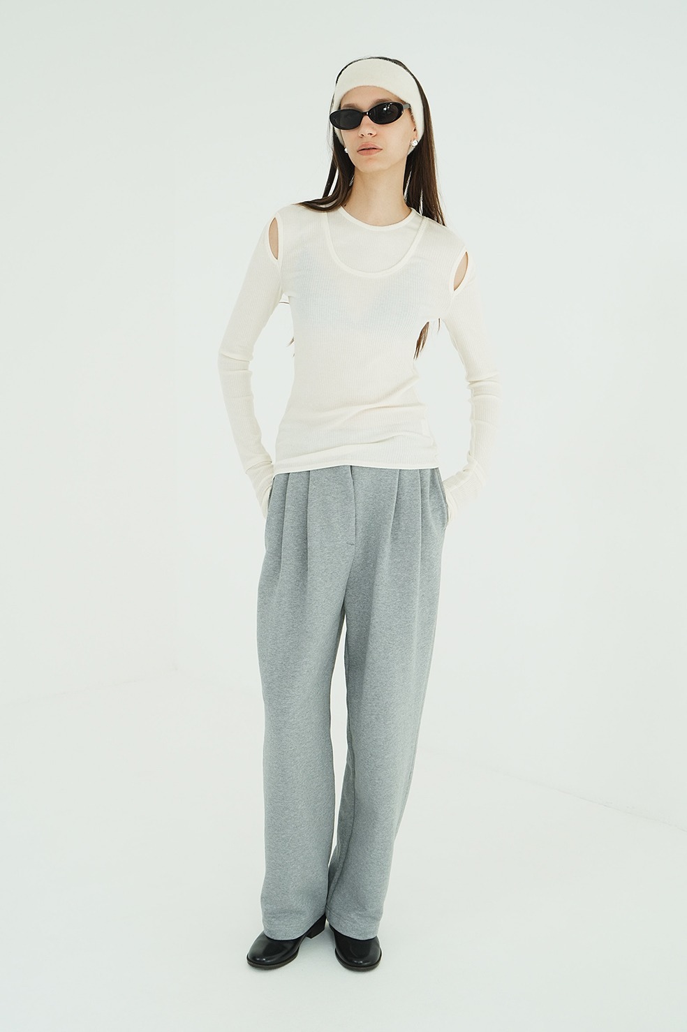 LAYERED SHOULDER CUT TOPS CLANE