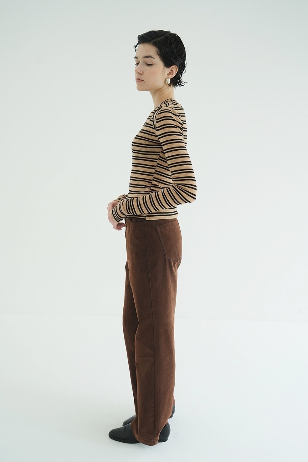 LAYERED SHOULDER CUT TOPS CLANE