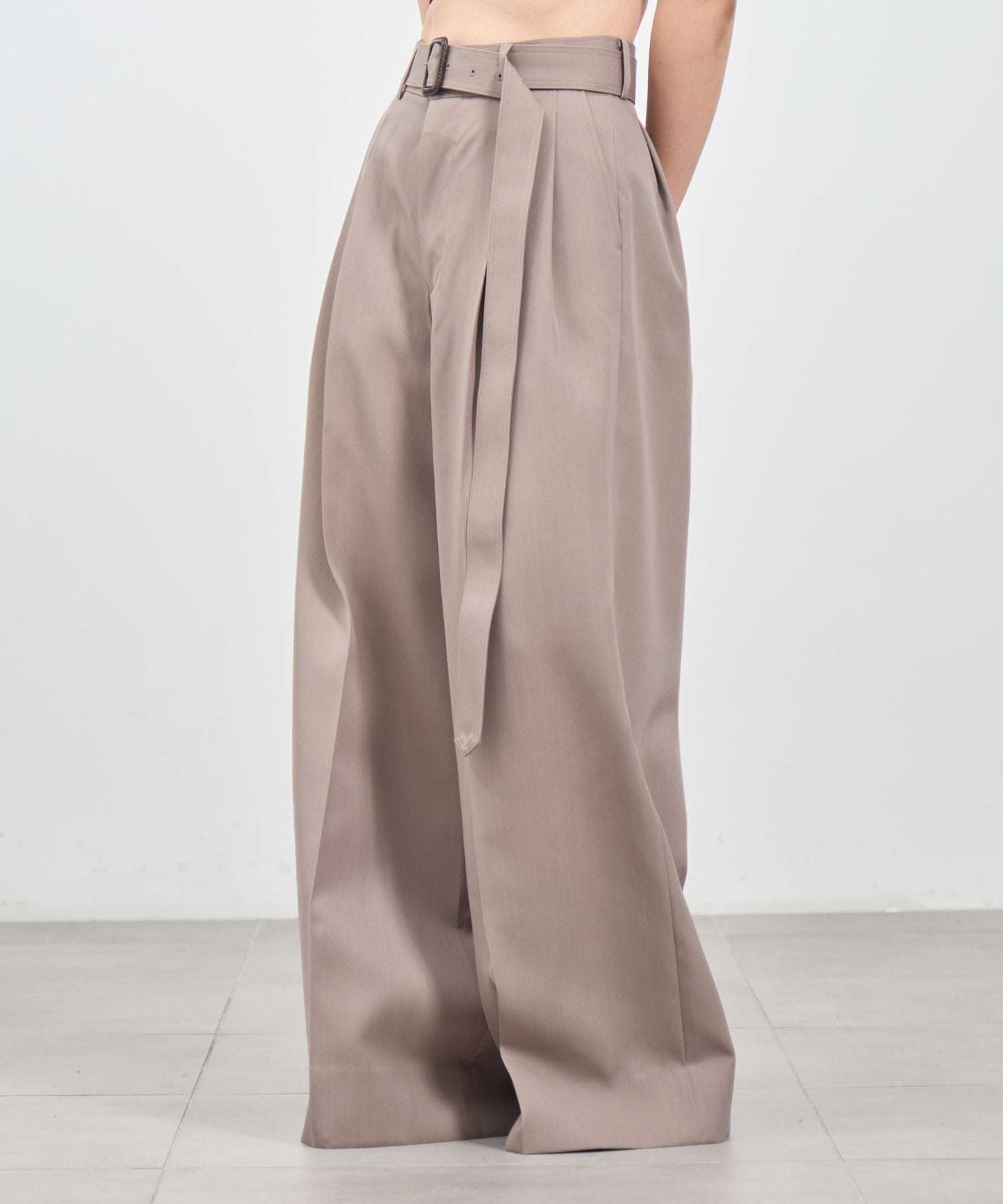 THE SLACKS BELTED 2 TUCK THE RERACS