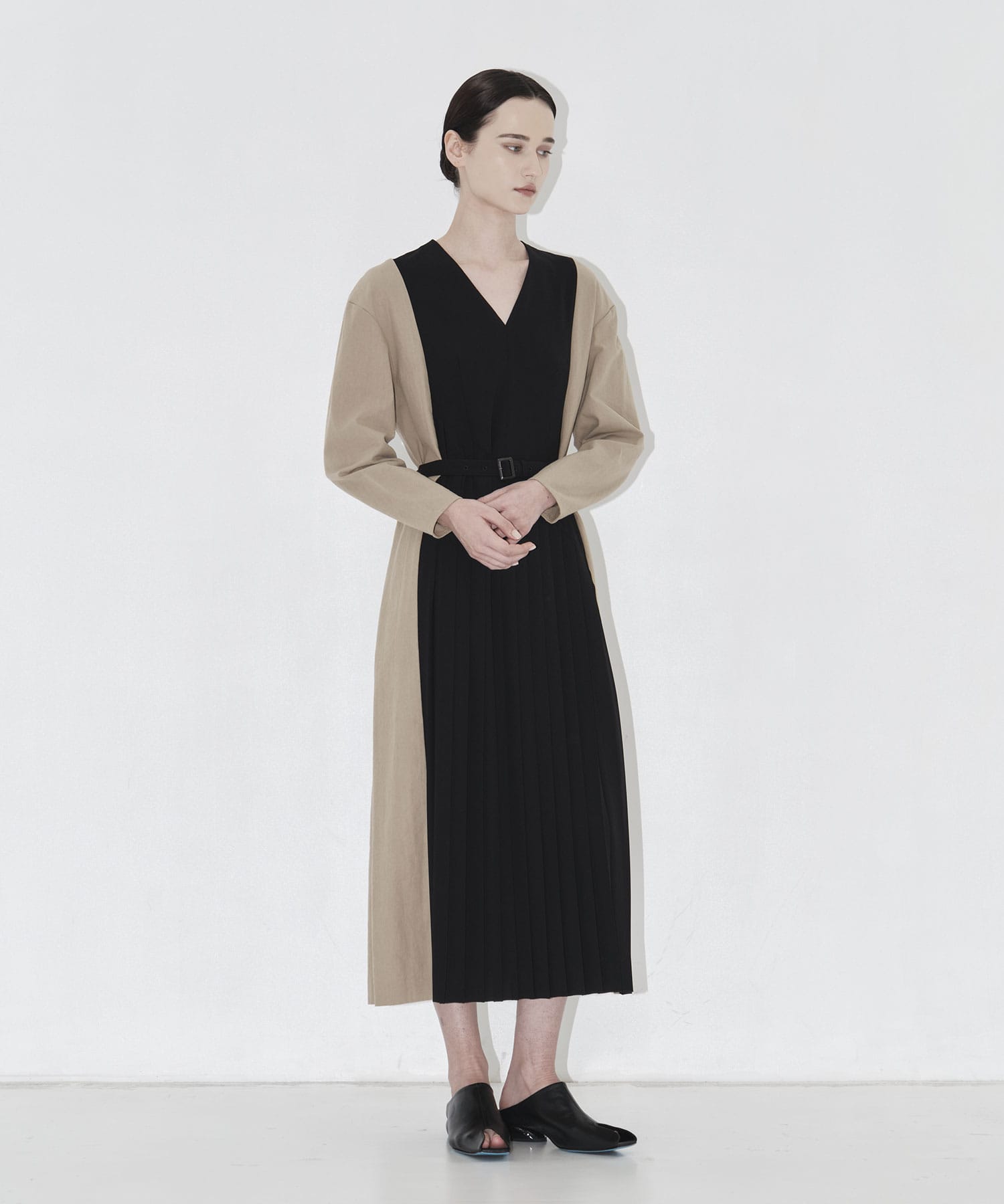 Kate front pleats dress AKIRANAKA