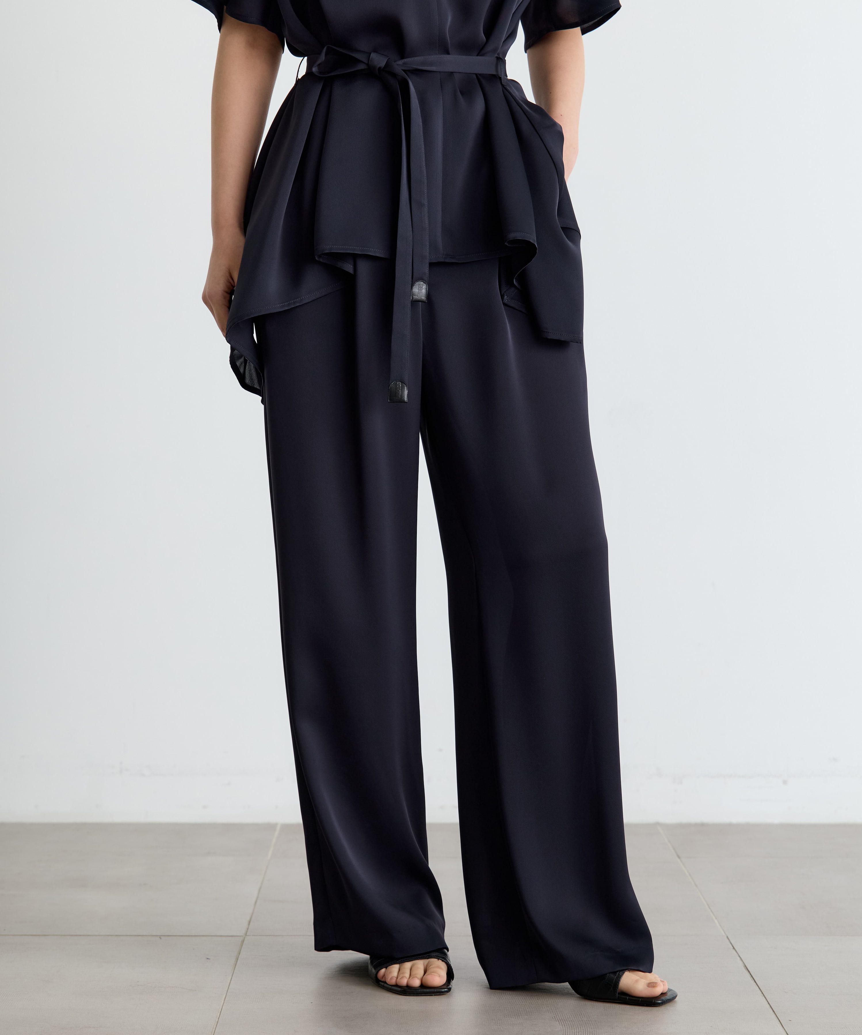 Satin Straight Pants THE TOKYO