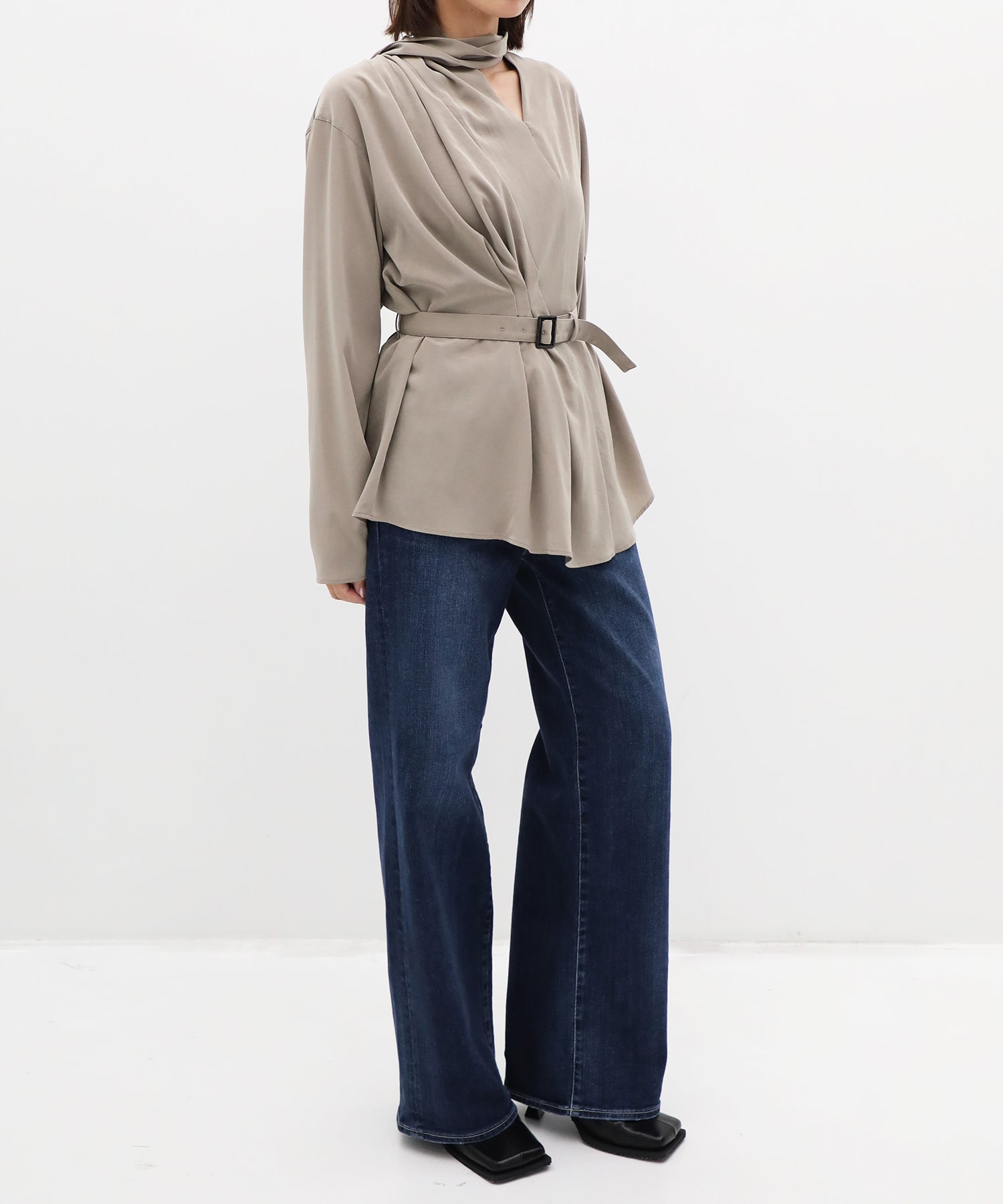 Izabela drape collar pullover BE AKIRANAKA