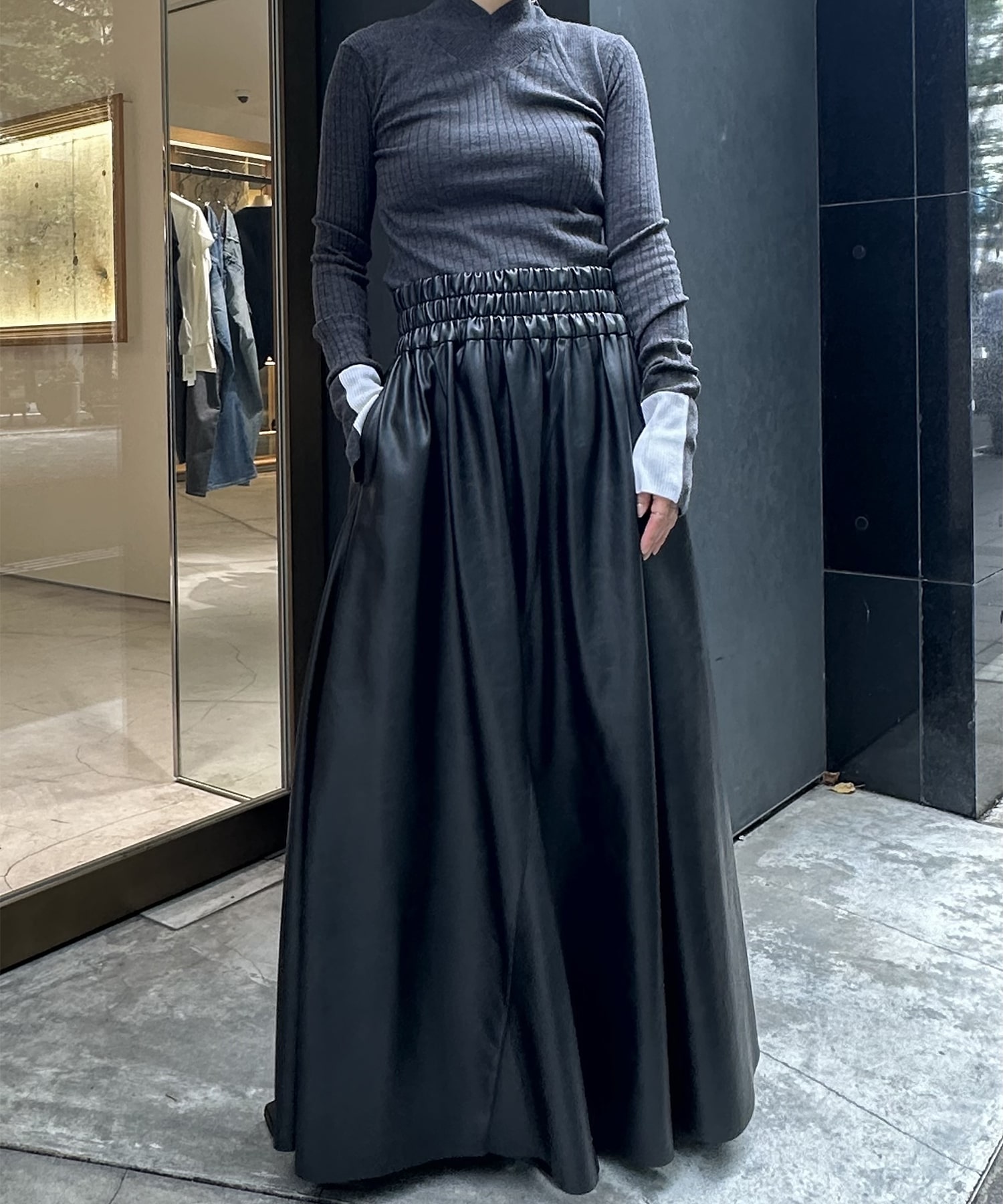 15.5 MICRON WOOL SOFT V-NECK KNIT CINOH