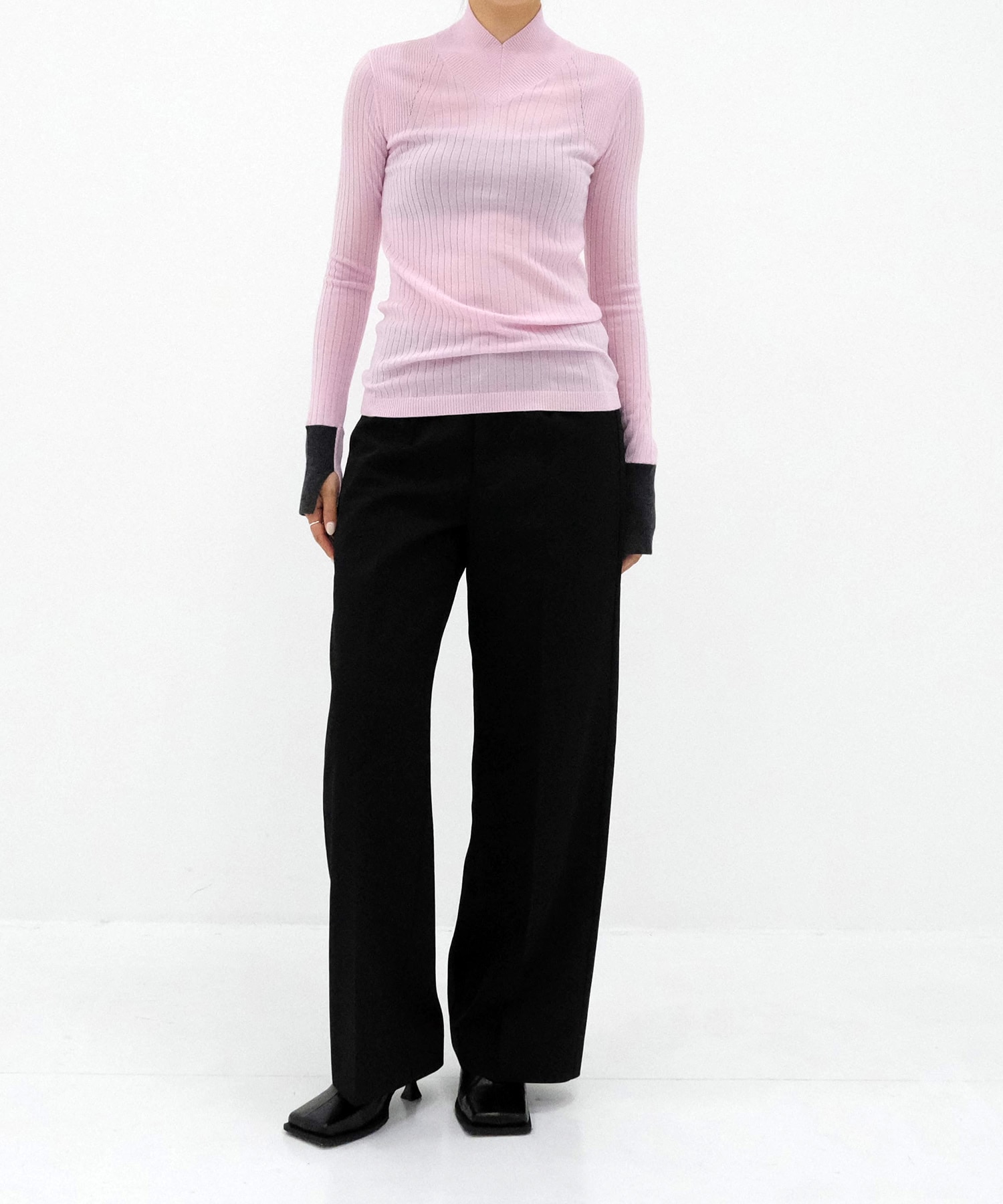 15.5 MICRON WOOL SOFT V-NECK KNIT CINOH