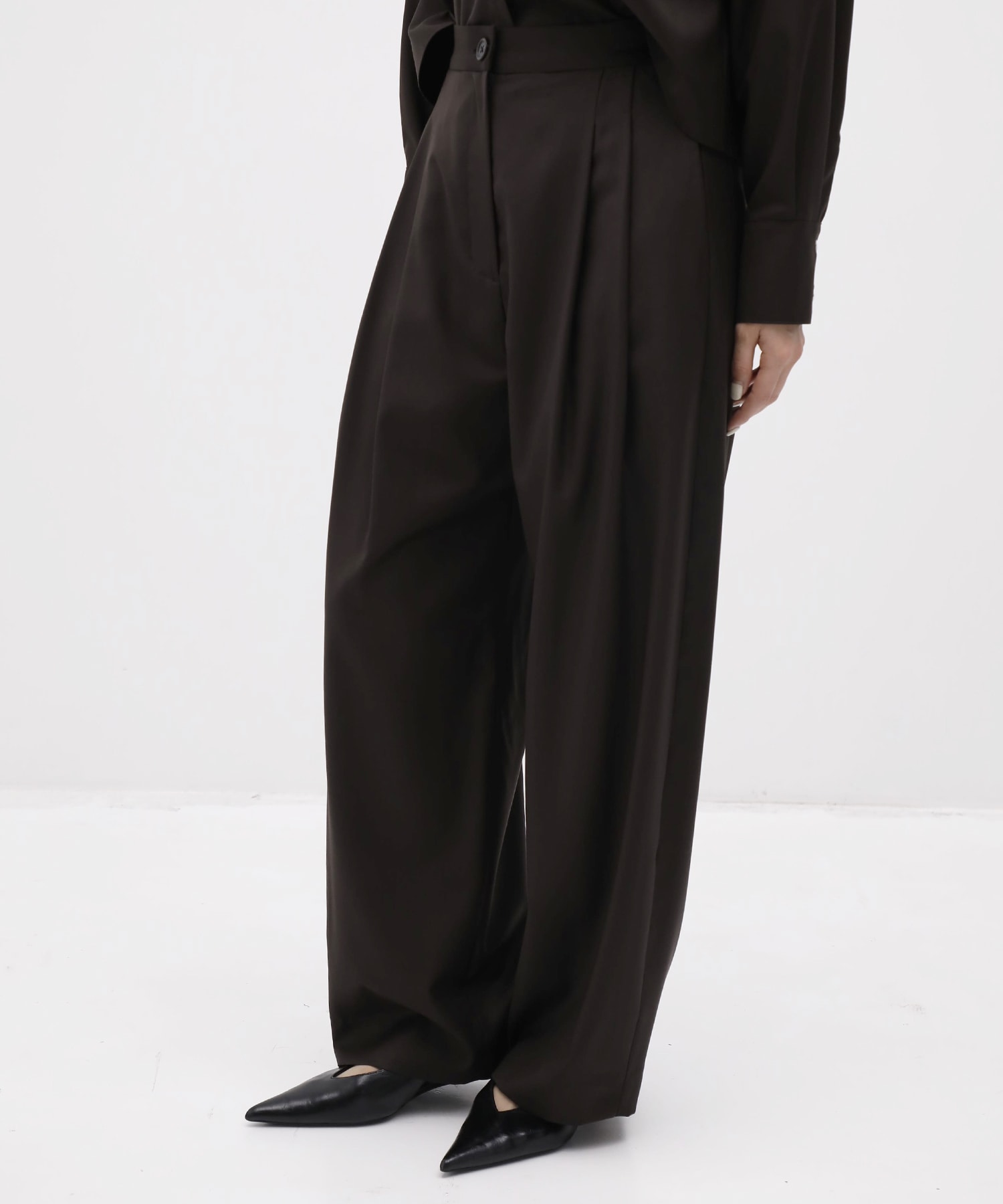 Curve Wide Pants THE TOKYO