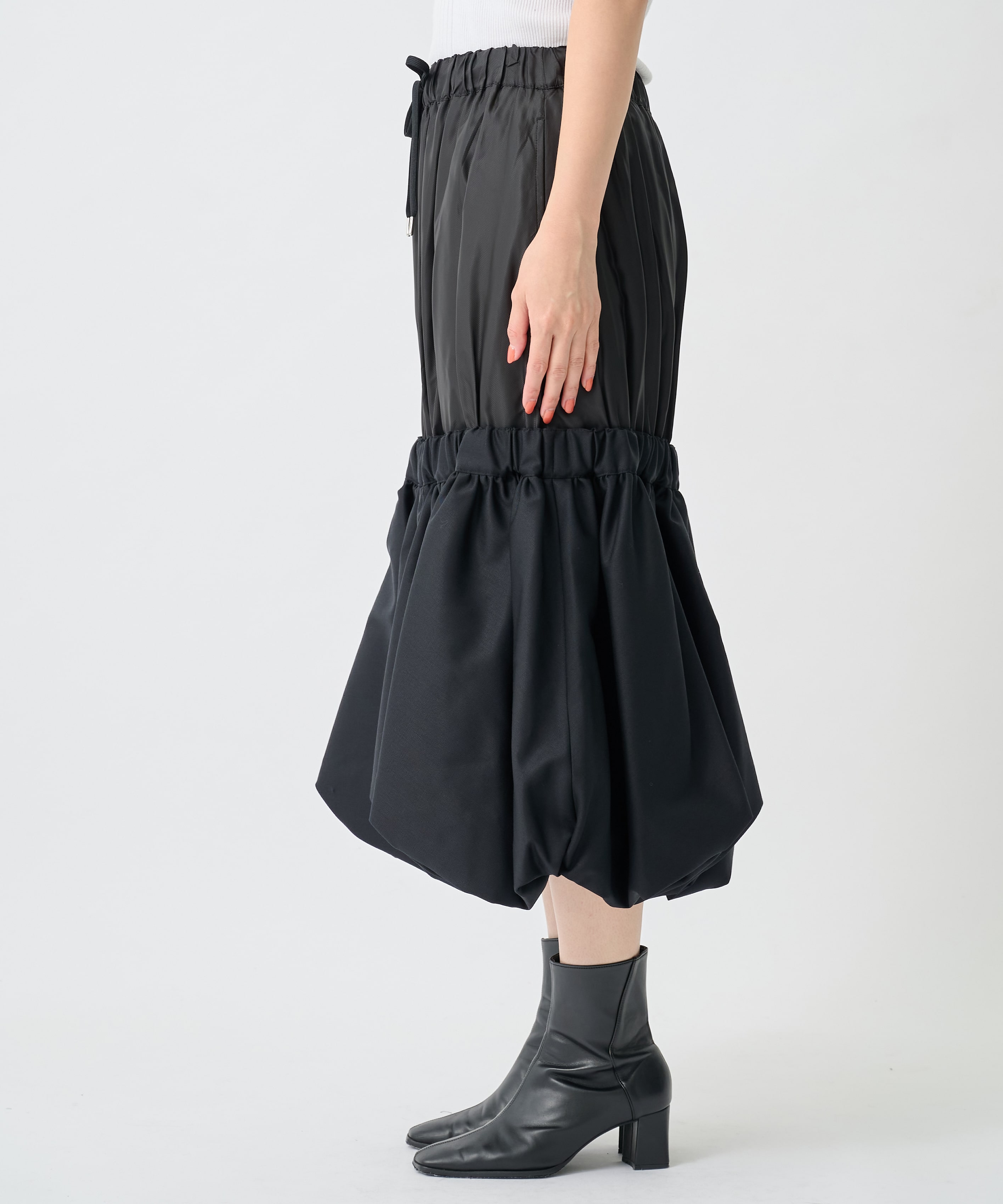 3R-S005-051 Skirt noir kei ninomiya