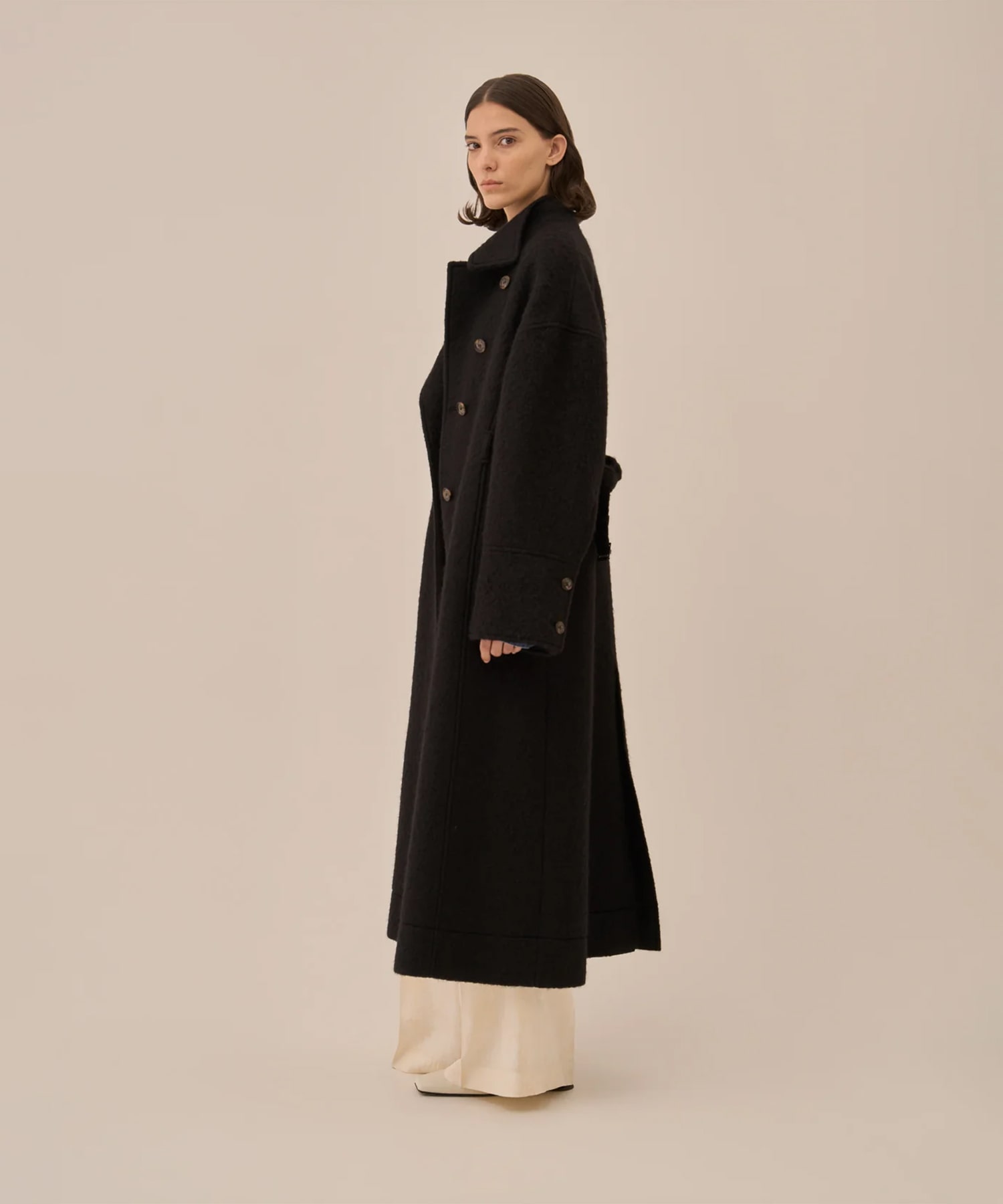 Verna long coat BK AKIRANAKA