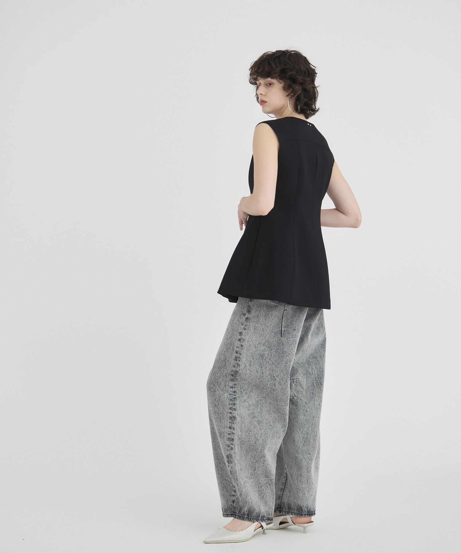 Arch Pattern Cut Vest RITAN