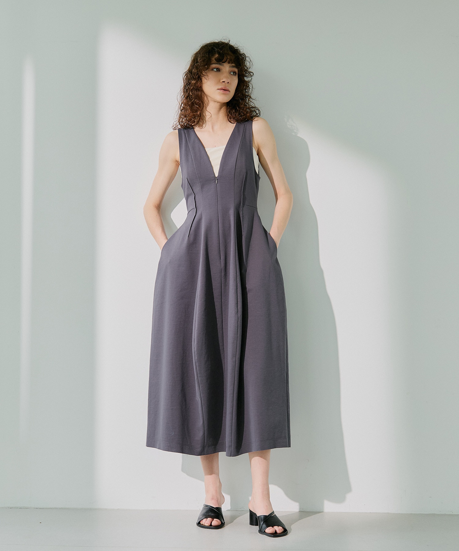 Arch Pattern Cut One-Piece RITAN