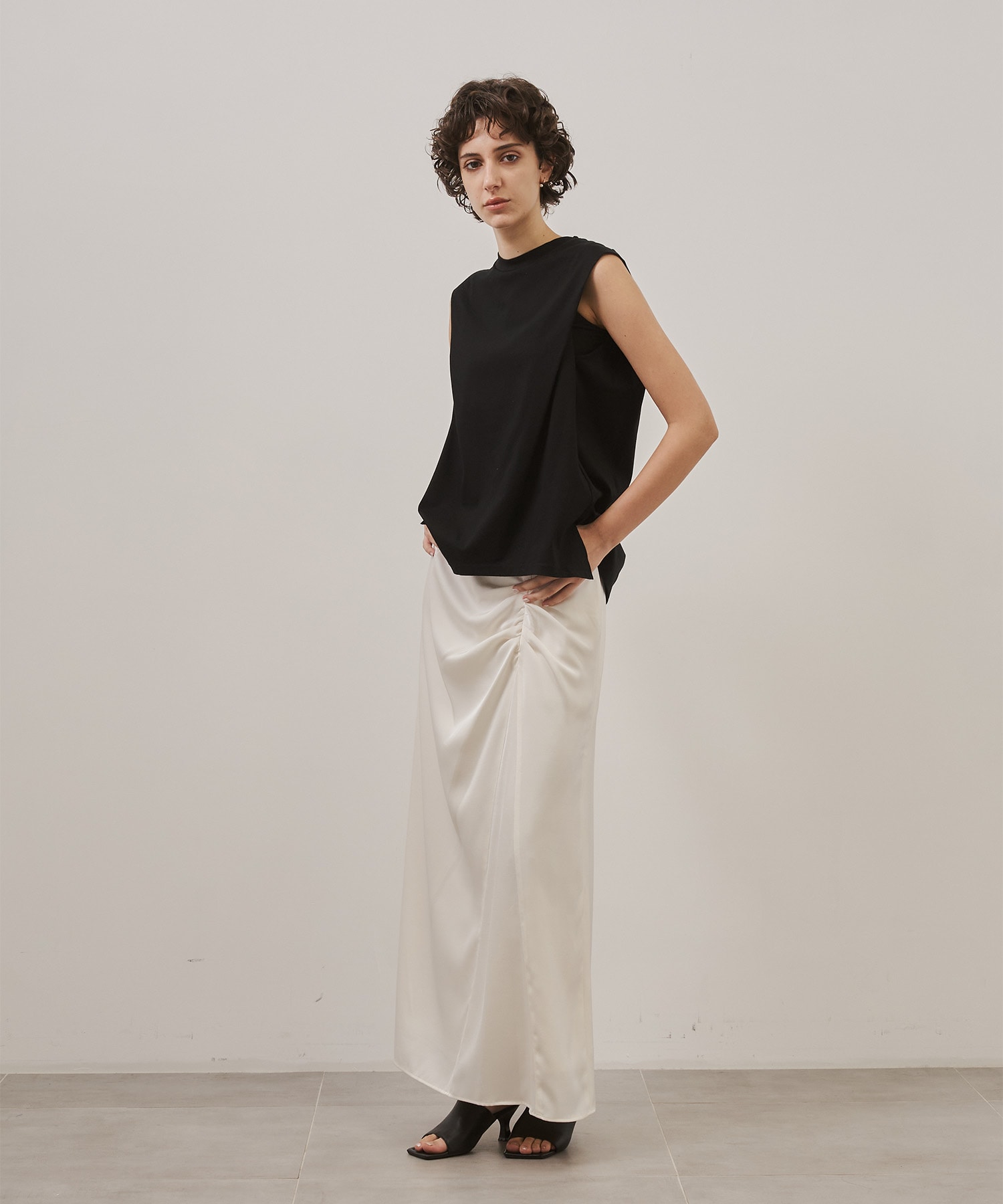 Cape Nosleeve Tshirt CITY TOKYO
