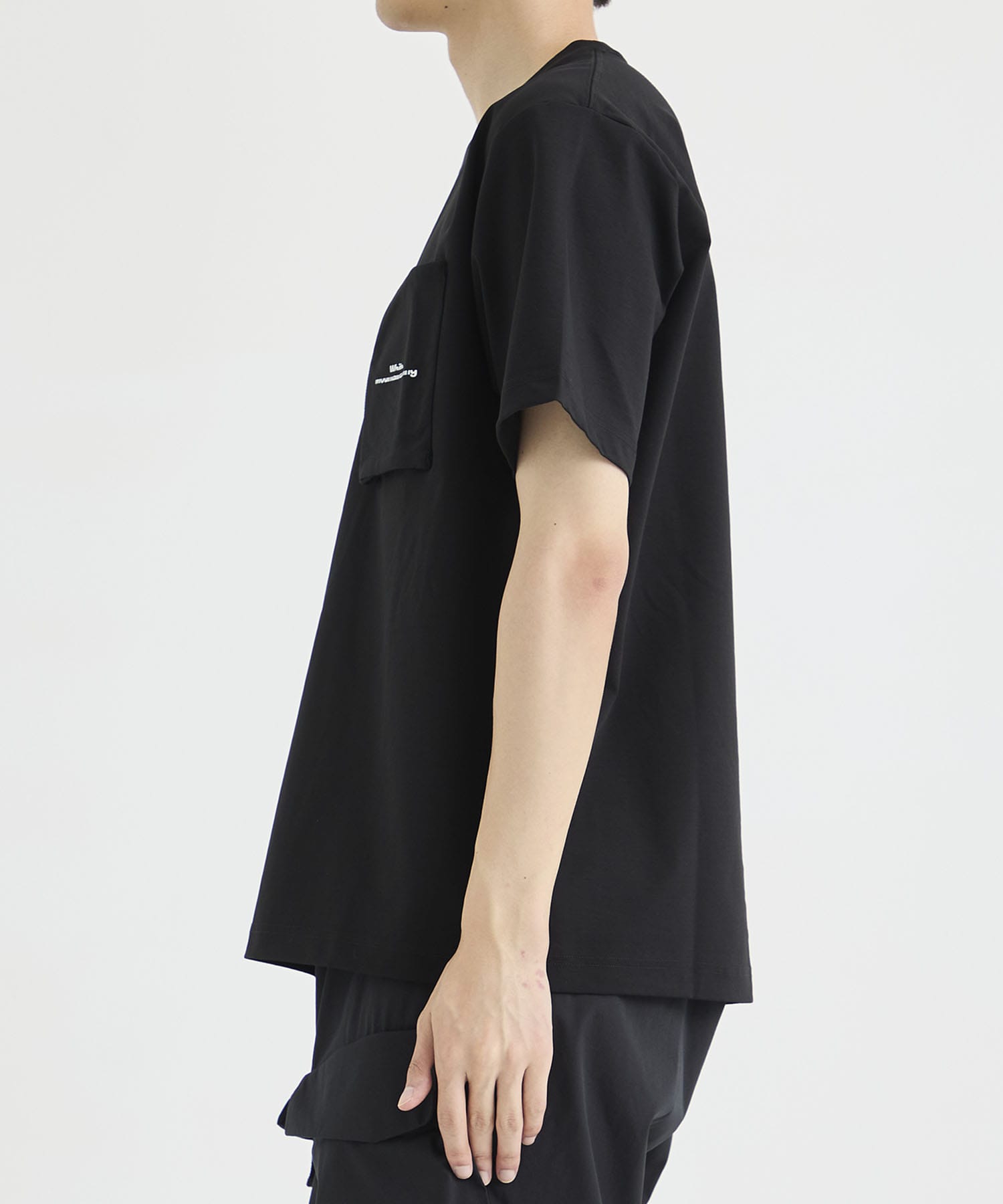 ZIP POCKET T-SHIRT White Mountaineering