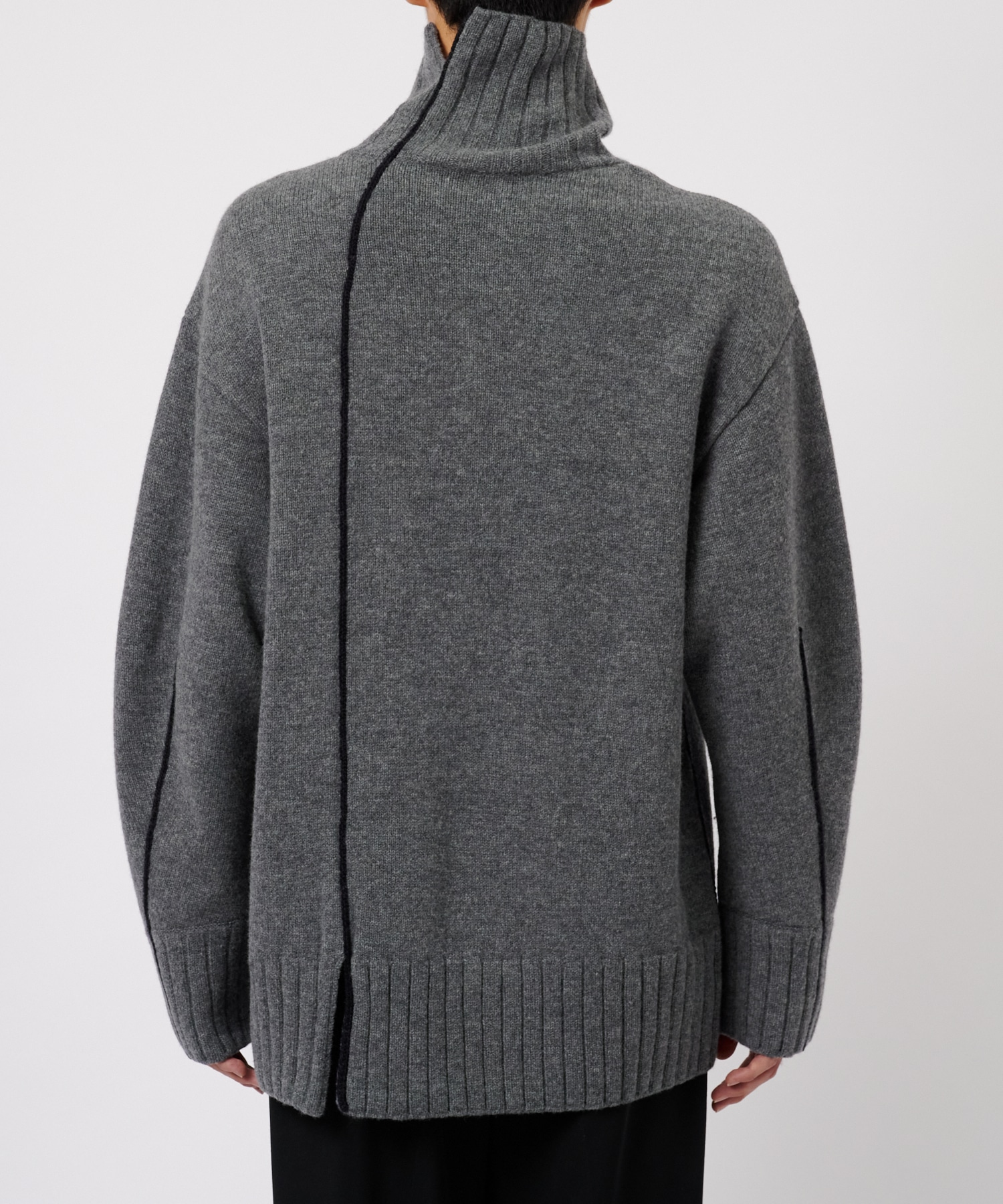 Turtle Neck Knit UJOH HOMME