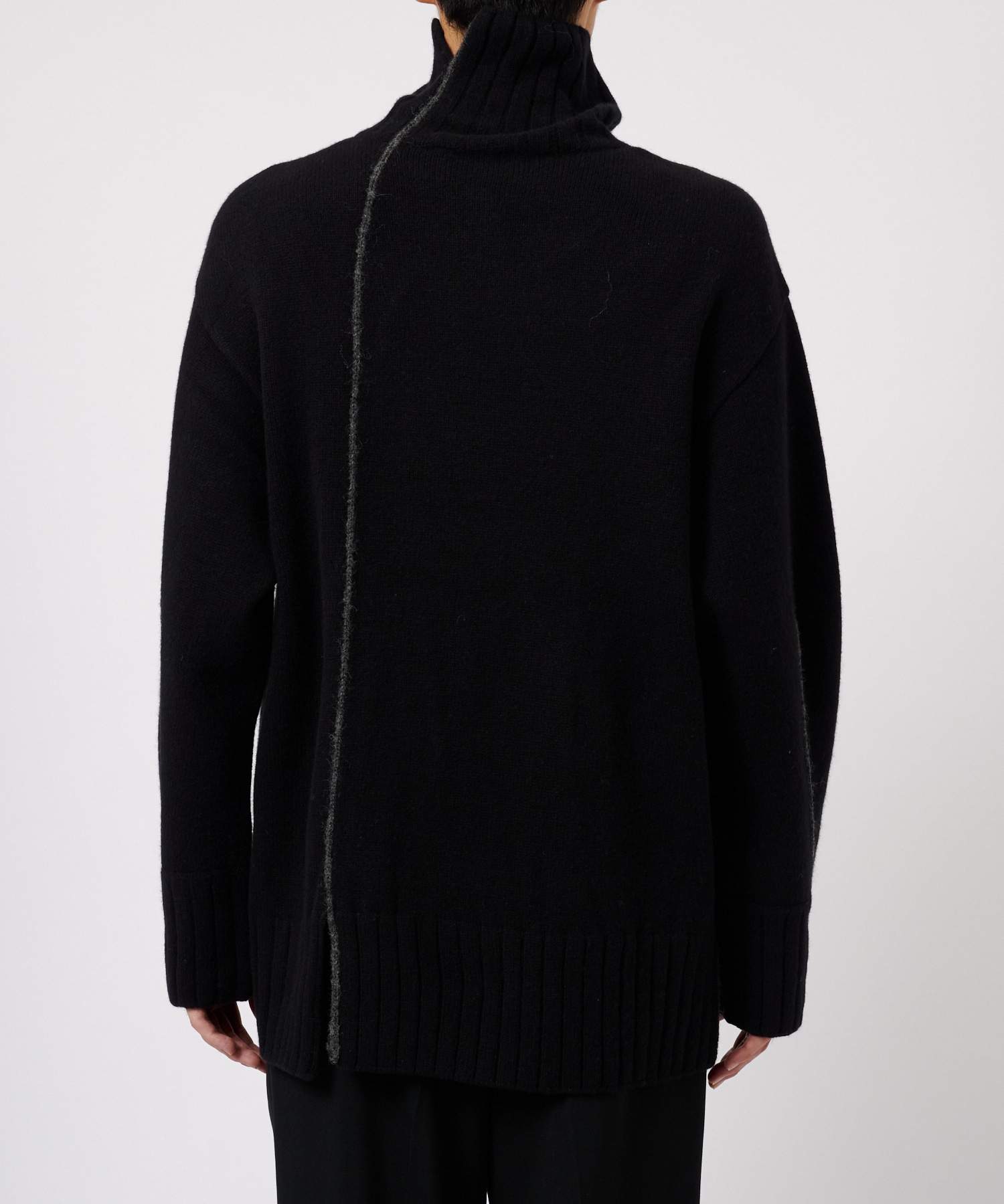 Turtle Neck Knit UJOH HOMME