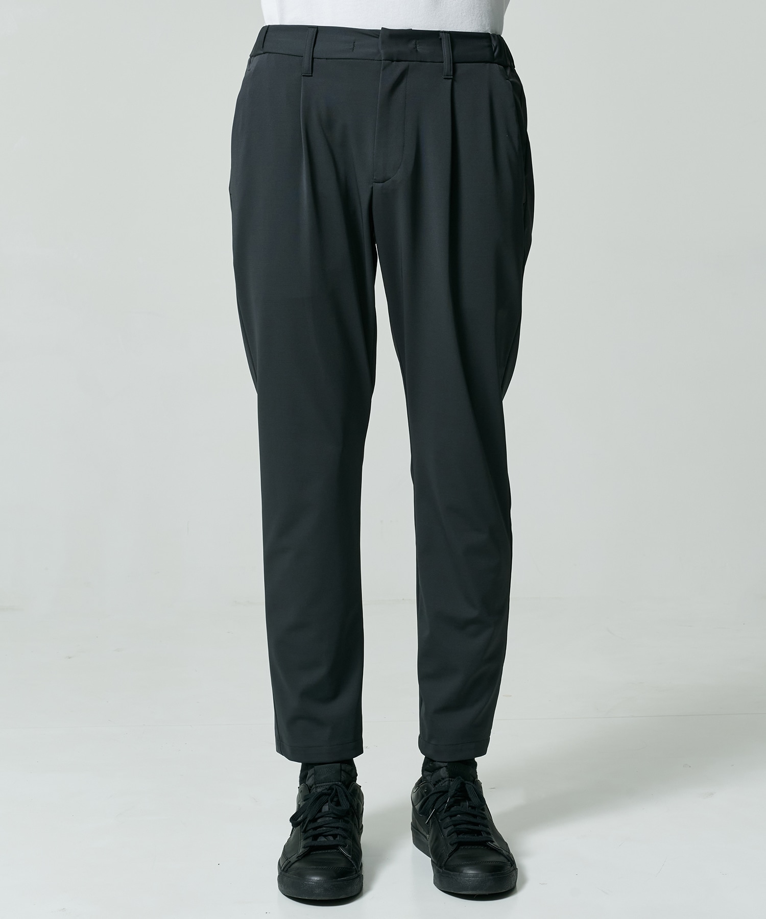 Light Matte Stretch Jersey Tapered Pants THE TOKYO