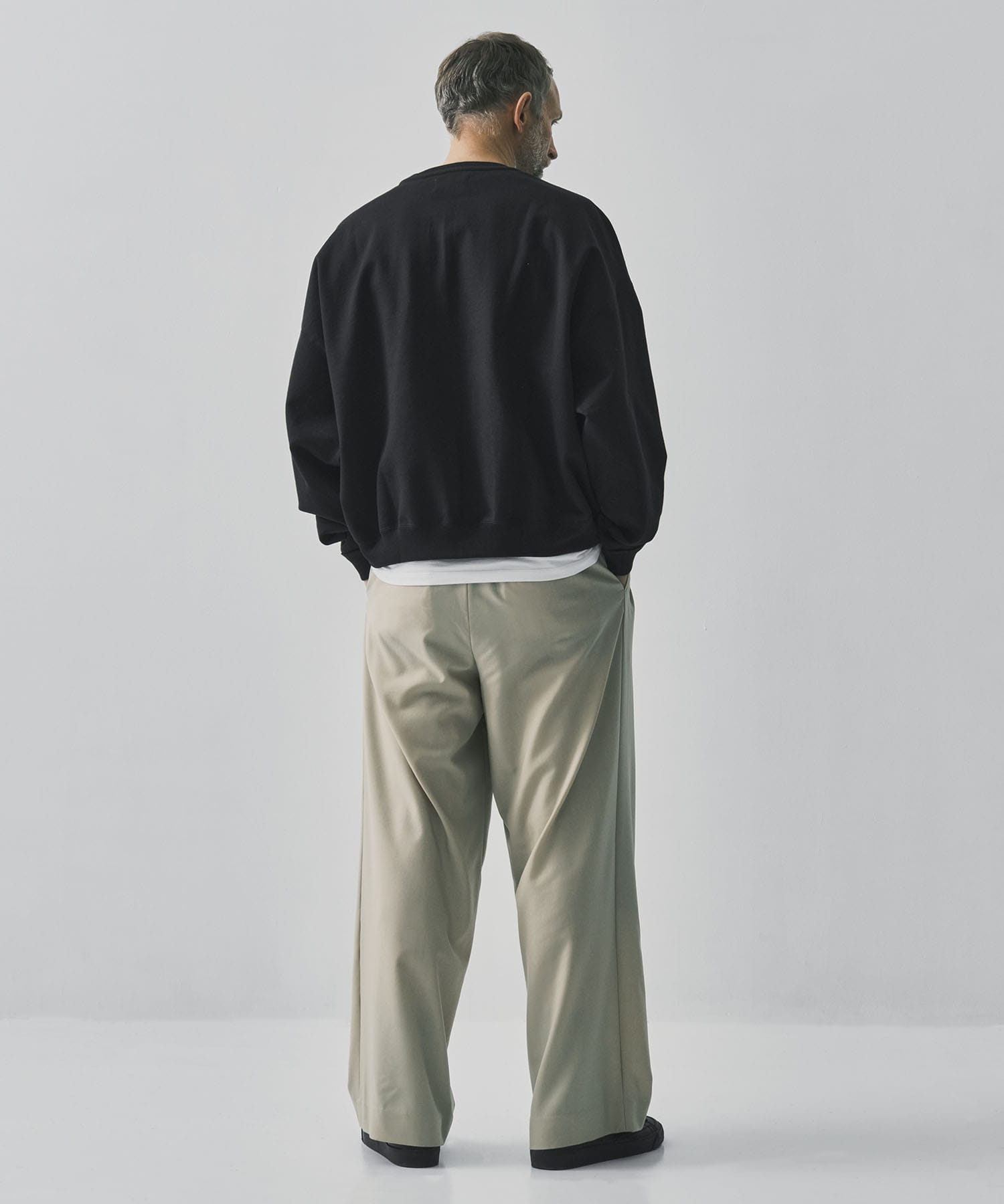 HUGE SHORT SWEAT MARKAWARE