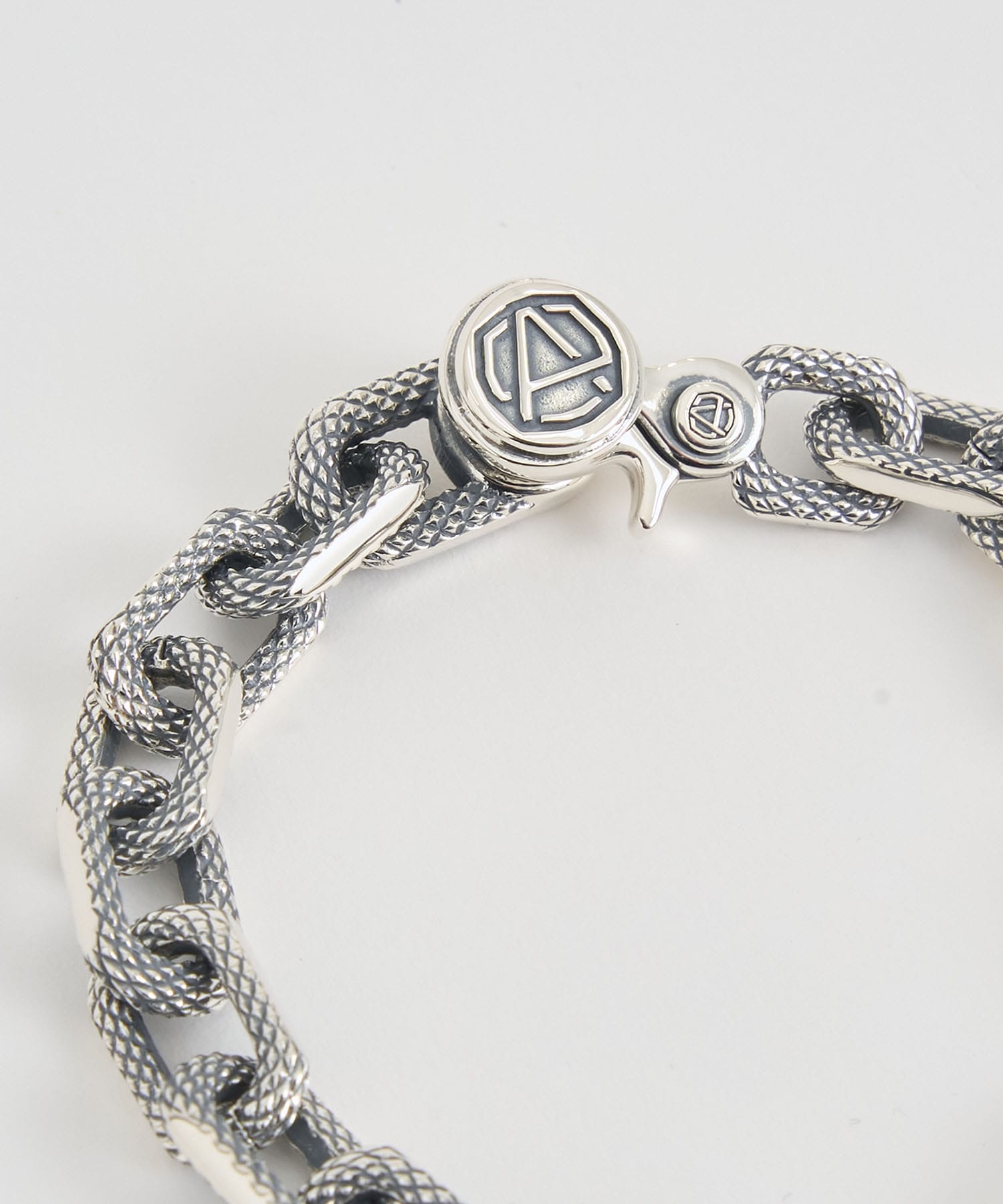 SMALL TEXTURED CHAIN BRACELET AMBUSH