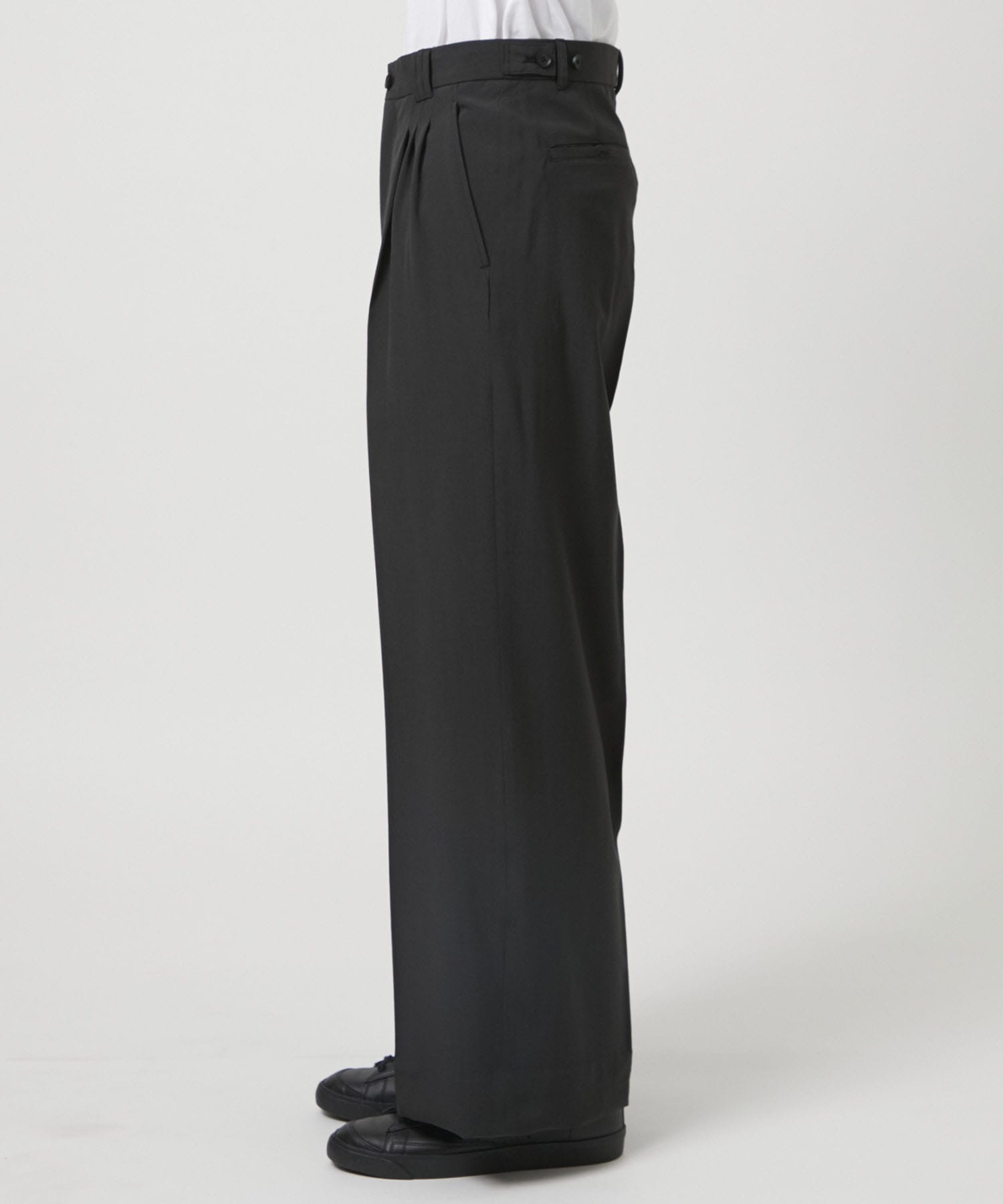 WOOL TROPICAL 3PLEATED WIDE-LEG TROUSERS YOKE