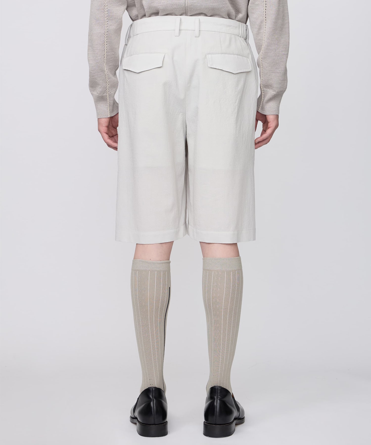 【イレニサ】TWO TUCKS WIDE SHORTS IRENISA