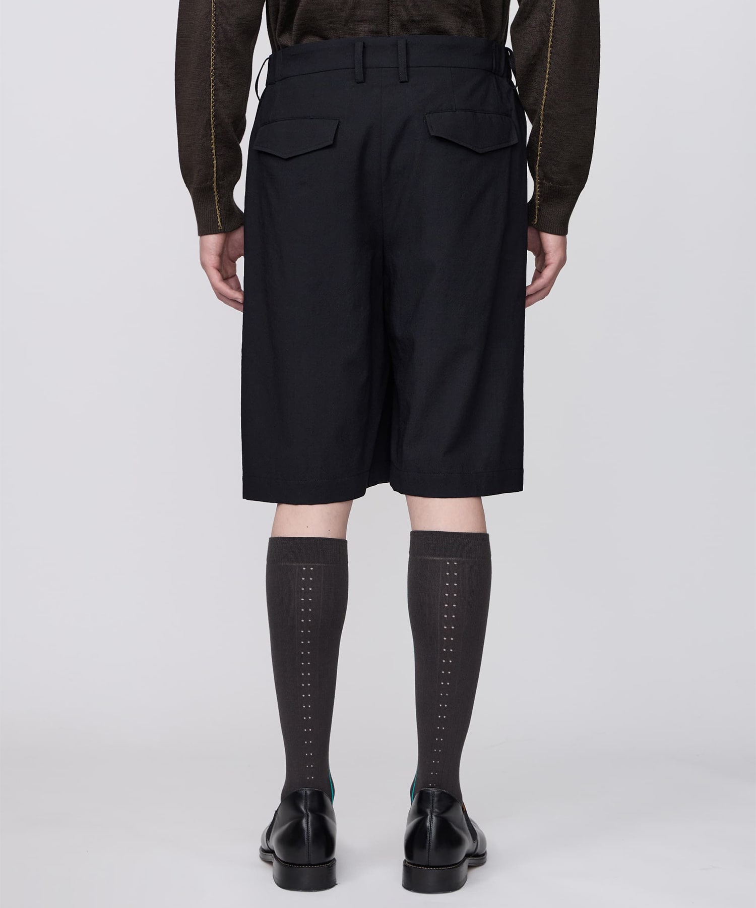 【イレニサ】TWO TUCKS WIDE SHORTS IRENISA