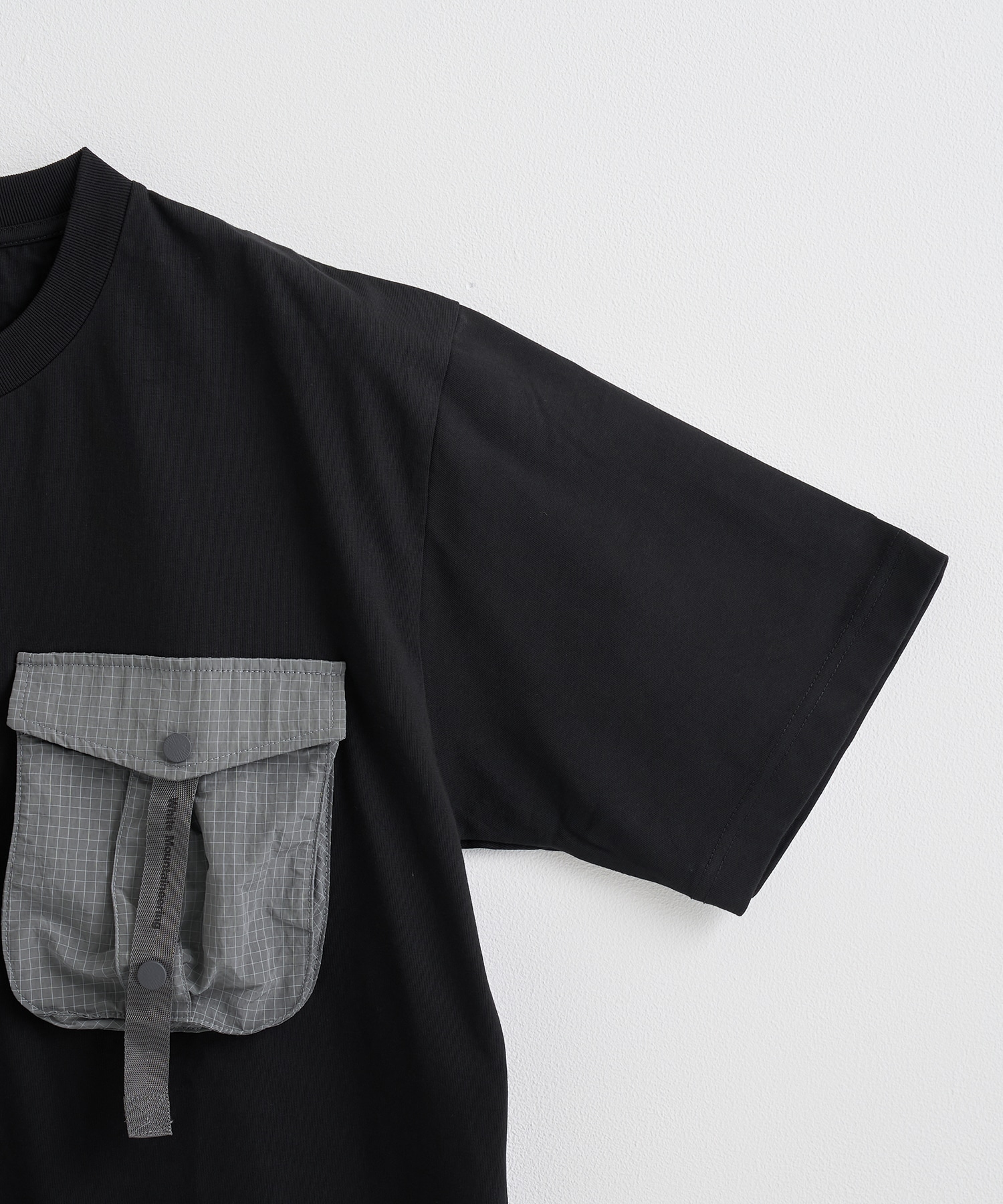 TAPE POCKET T-SHIRT White Mountaineering