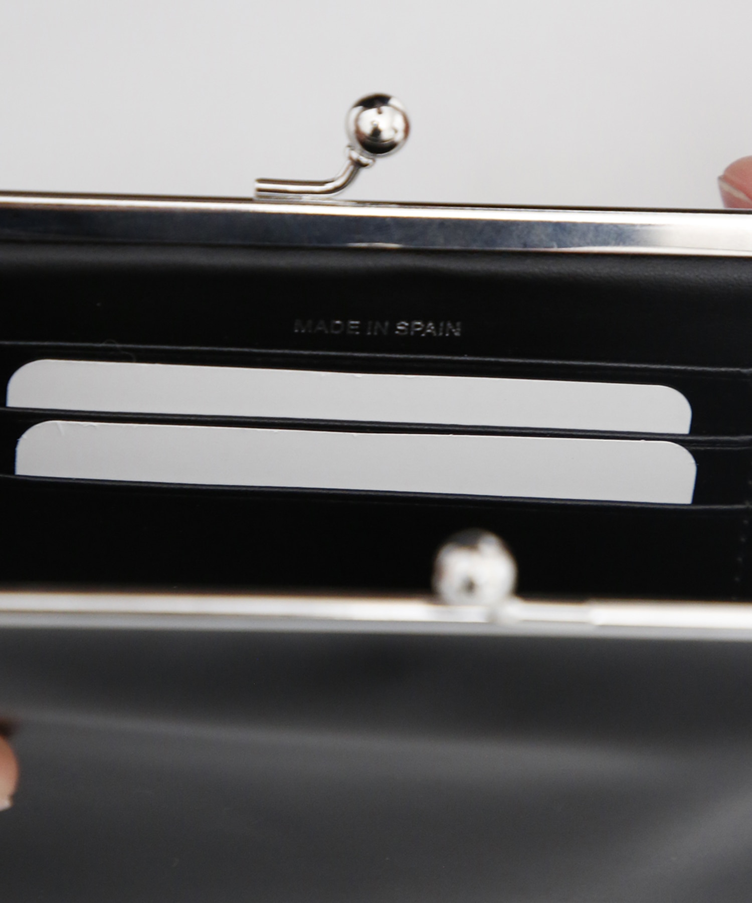 KISS CLASP MIDIUM GAMA Wallet Comme des Garcons