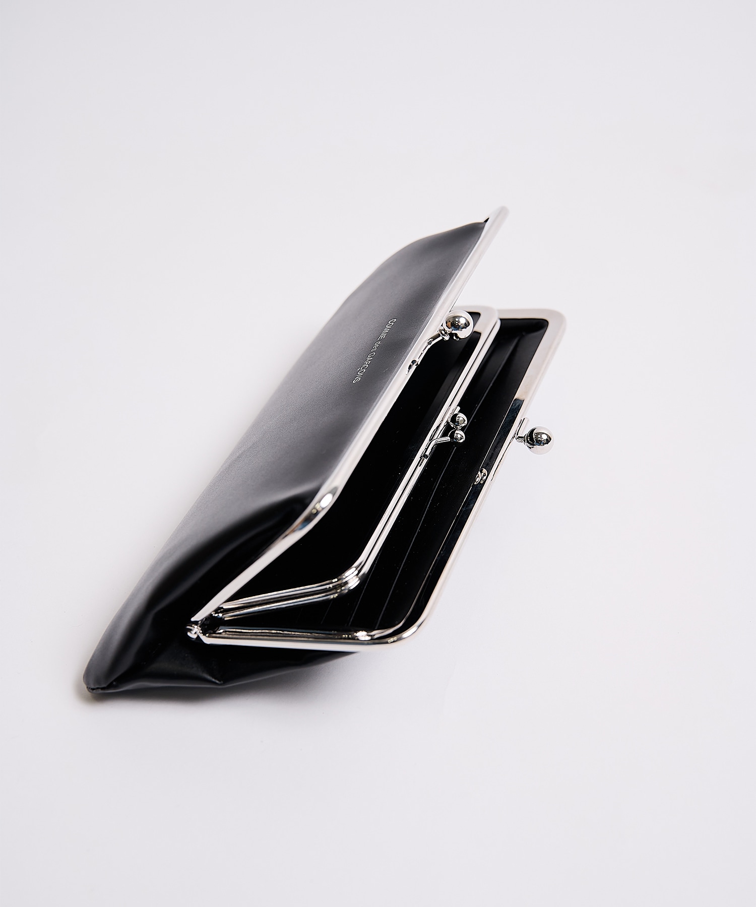 KISS CLASP LARGE GAMA Wallet Comme des Garcons