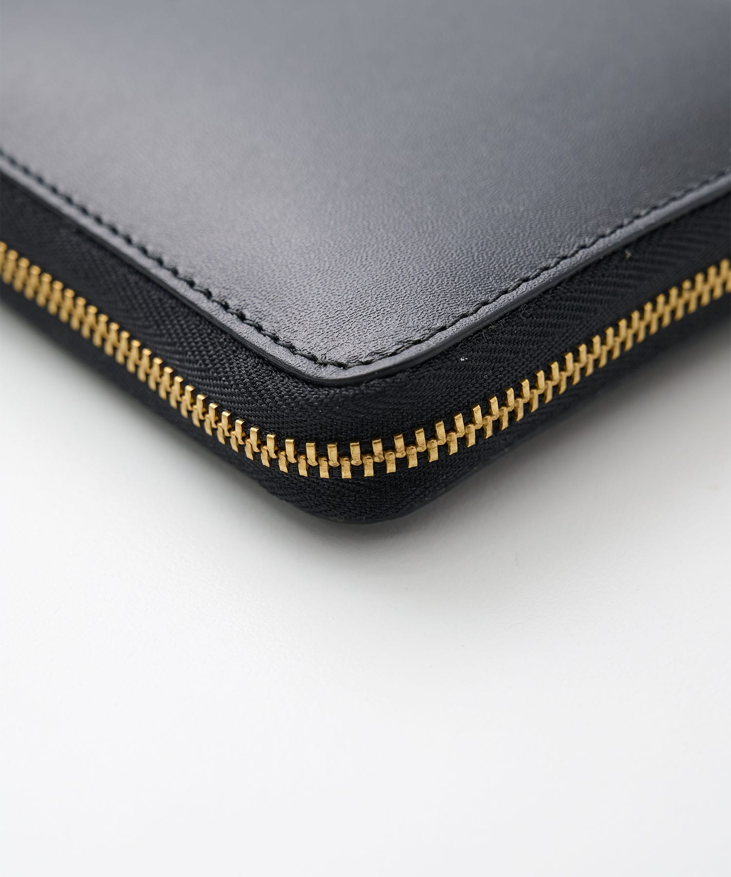 CLASSIC LEATHER LINE FOLD ZIP WALLET Wallet Comme des Garcons