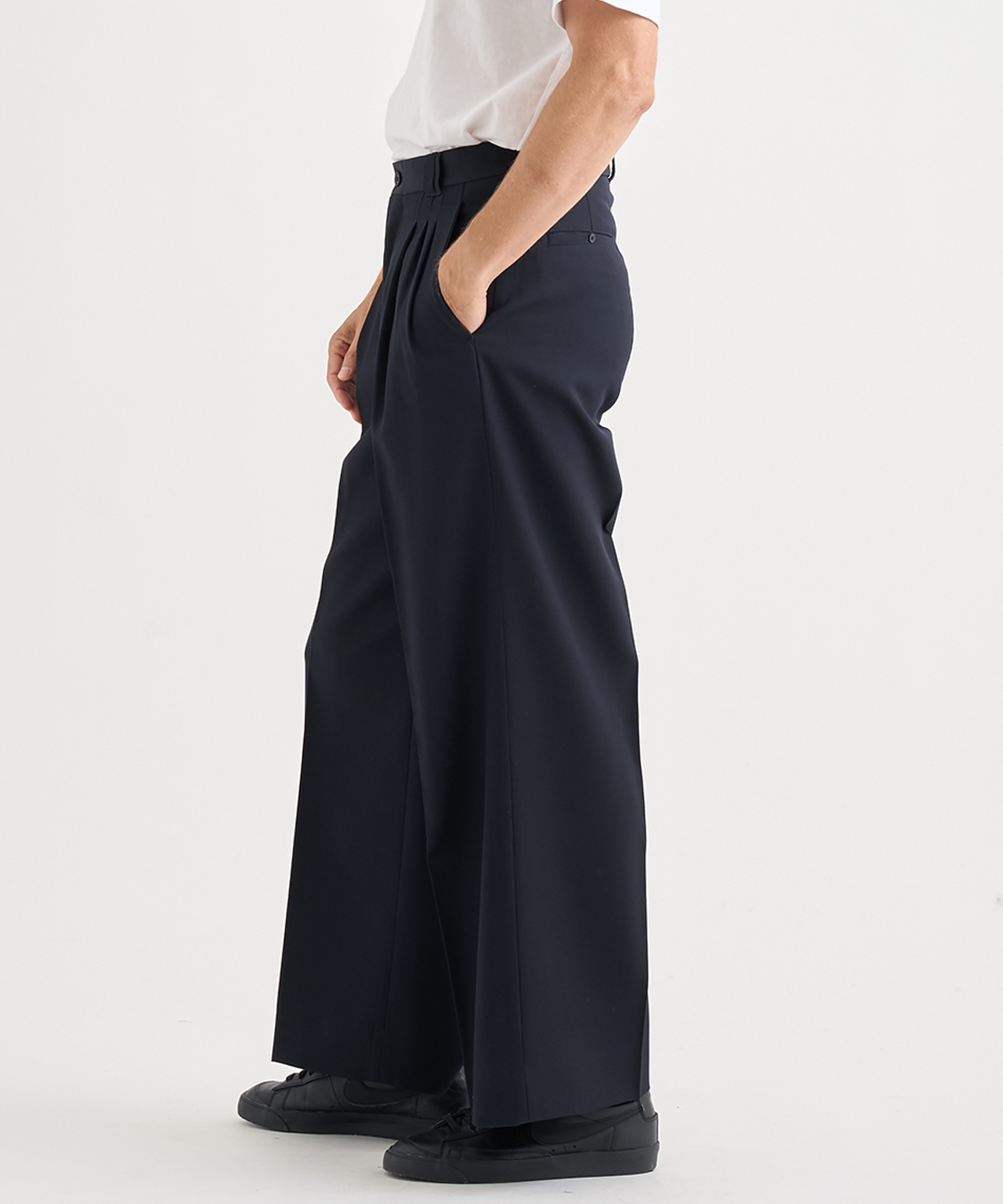 3pleated Wide-leg Trousers YOKE