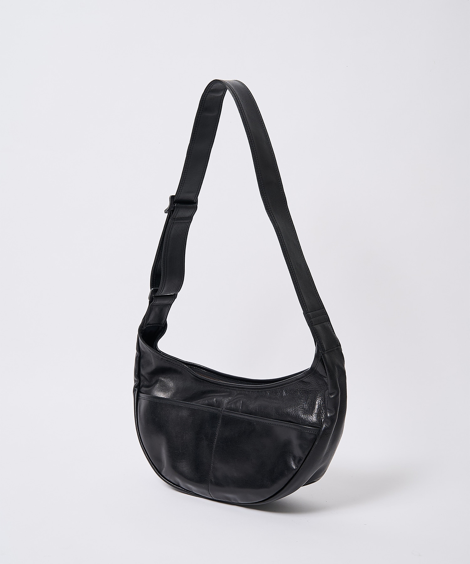 1261013 LEATHER SHOULDER BAG MASSES
