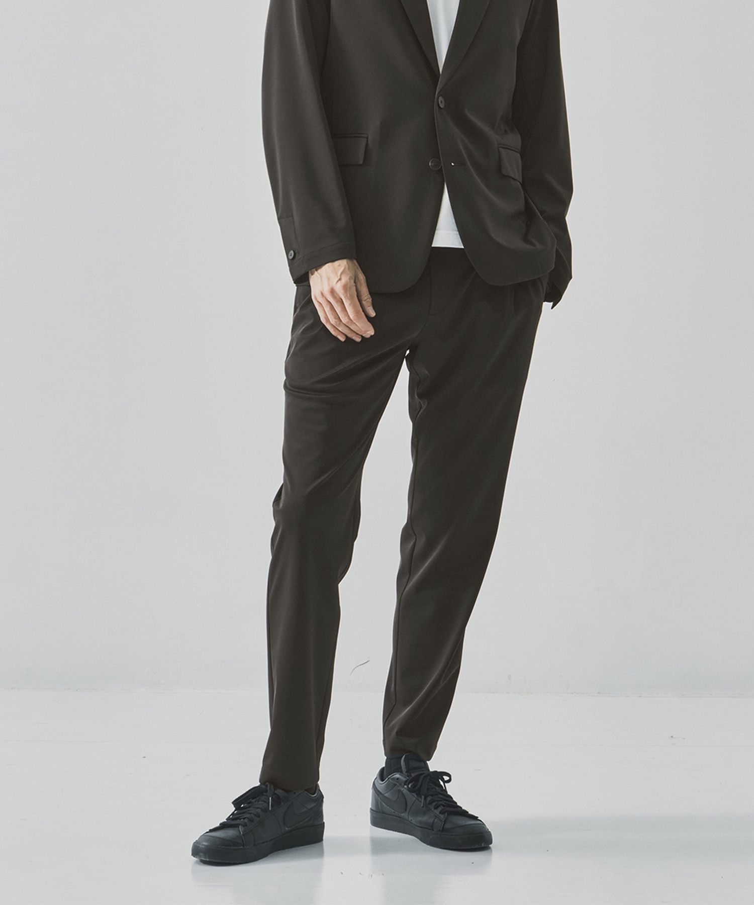 Light Matte Stretch Jersey Easy Tapered Pants THE TOKYO