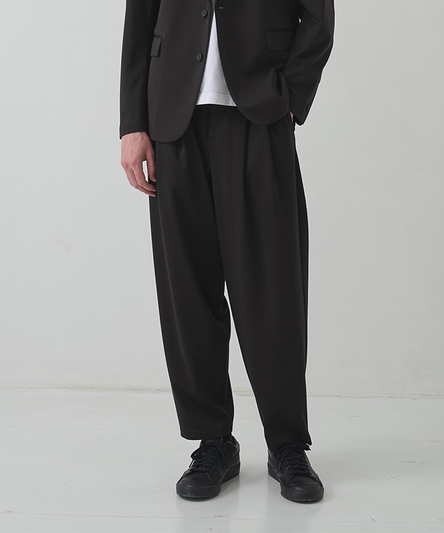 Light Matte Stretch Jersey Wide Tapered Pants THE TOKYO