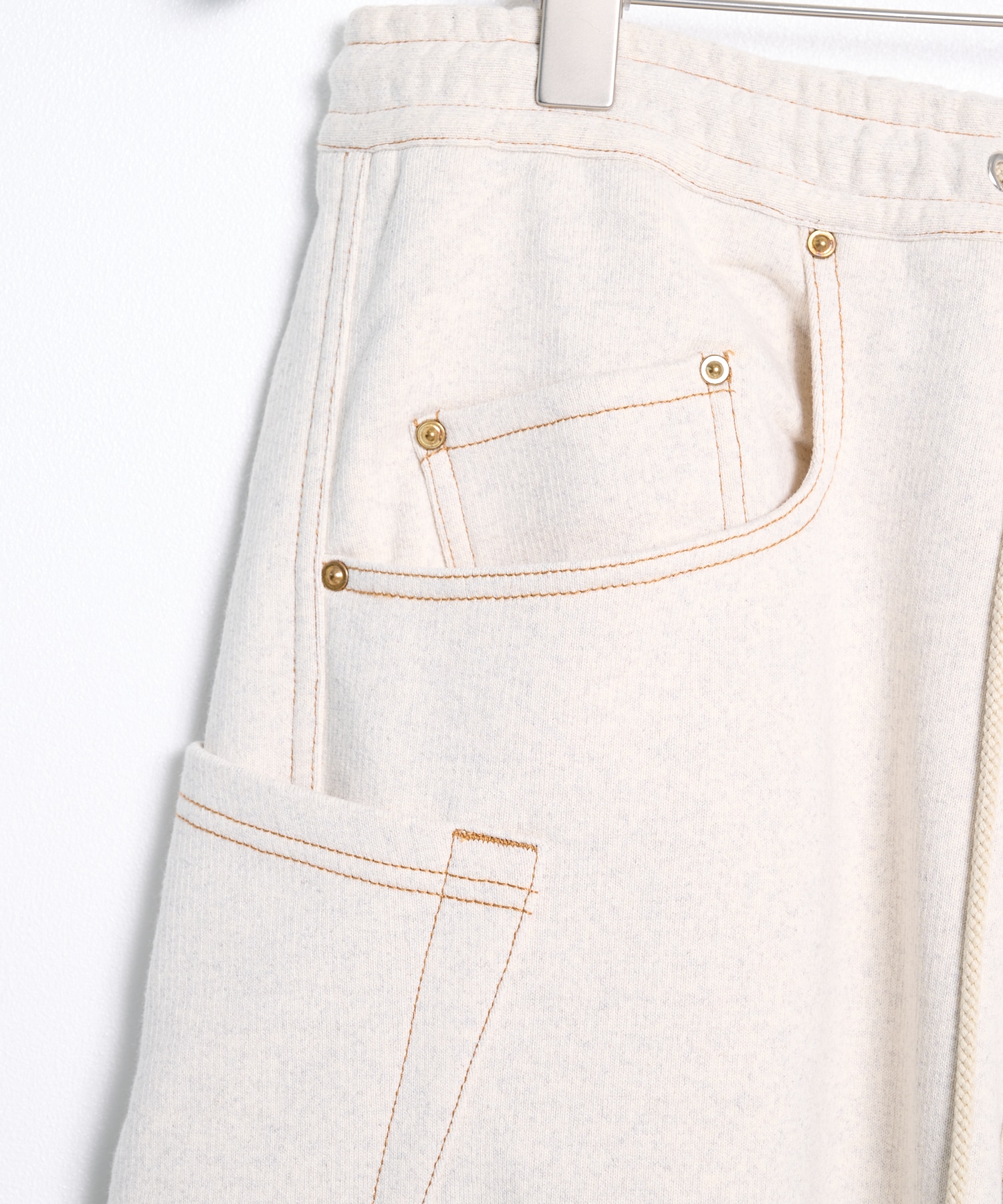 26fw-p-13 3D cutting sweat pants KHOKI