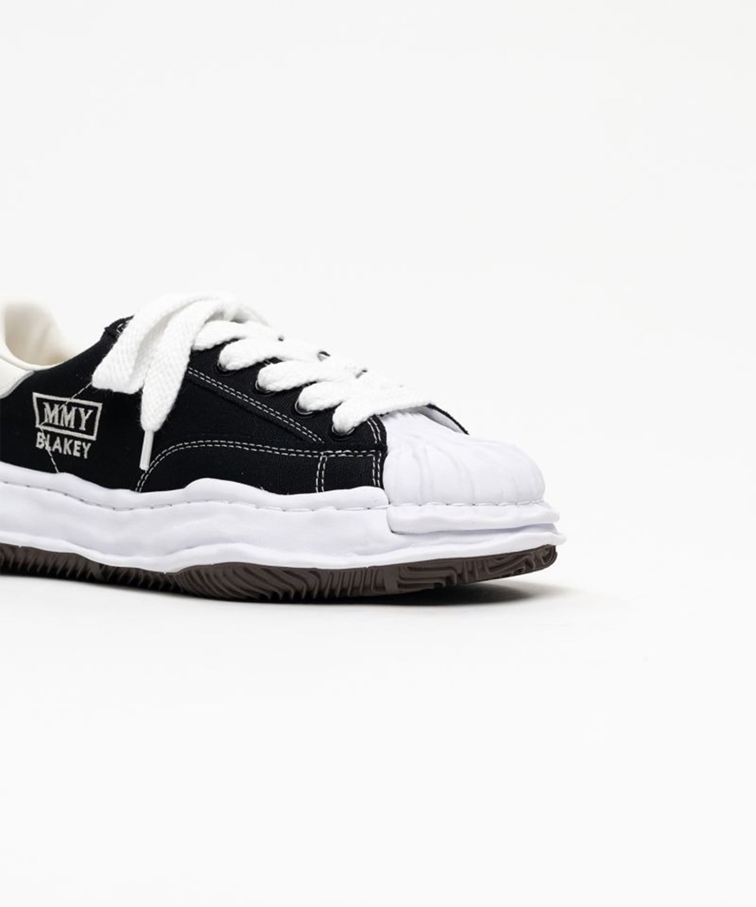 A08FW735 BLAKEY/ original sole canvas Low-Top sneaker Maison MIHARA YASUHIRO