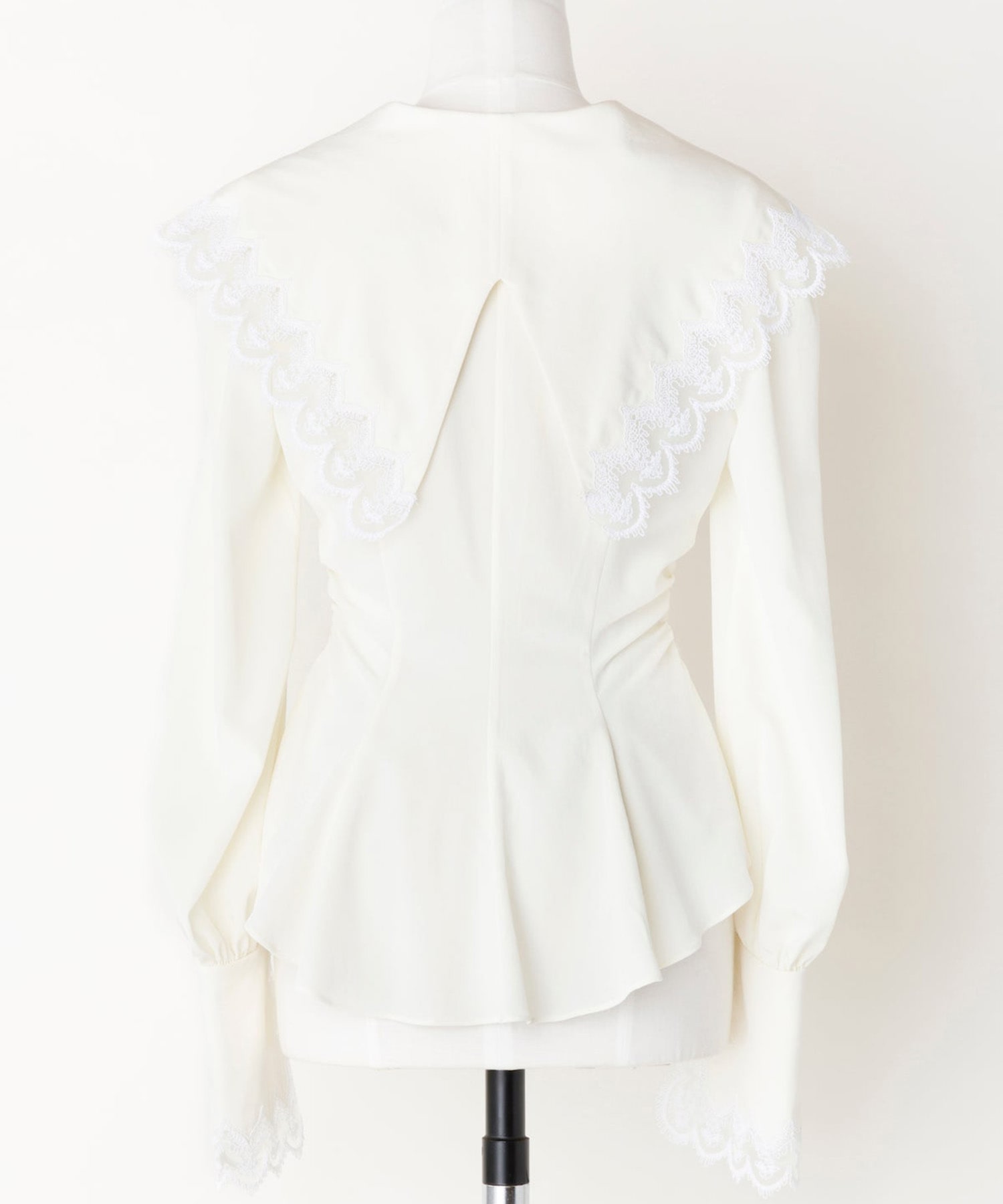 FLORAL EMBROIDERED BLOUSE FETICO