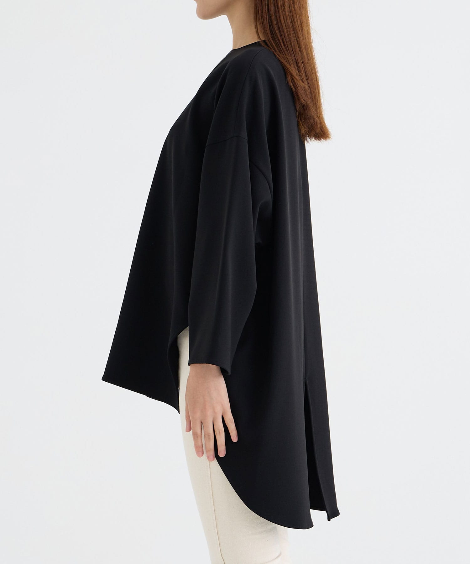 BACK ROUND HEM BLOUSE DOMELLE