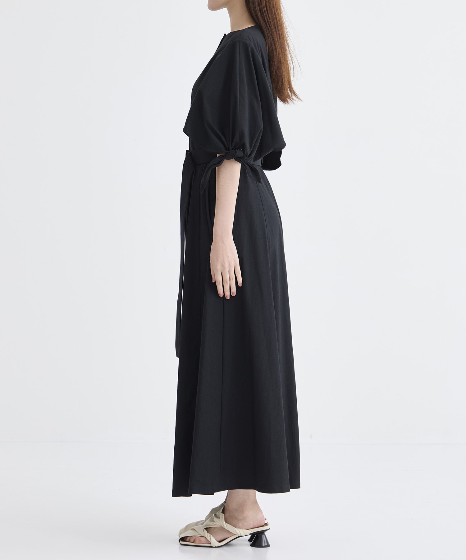 Edita knot sleeve dress BK AKIRANAKA