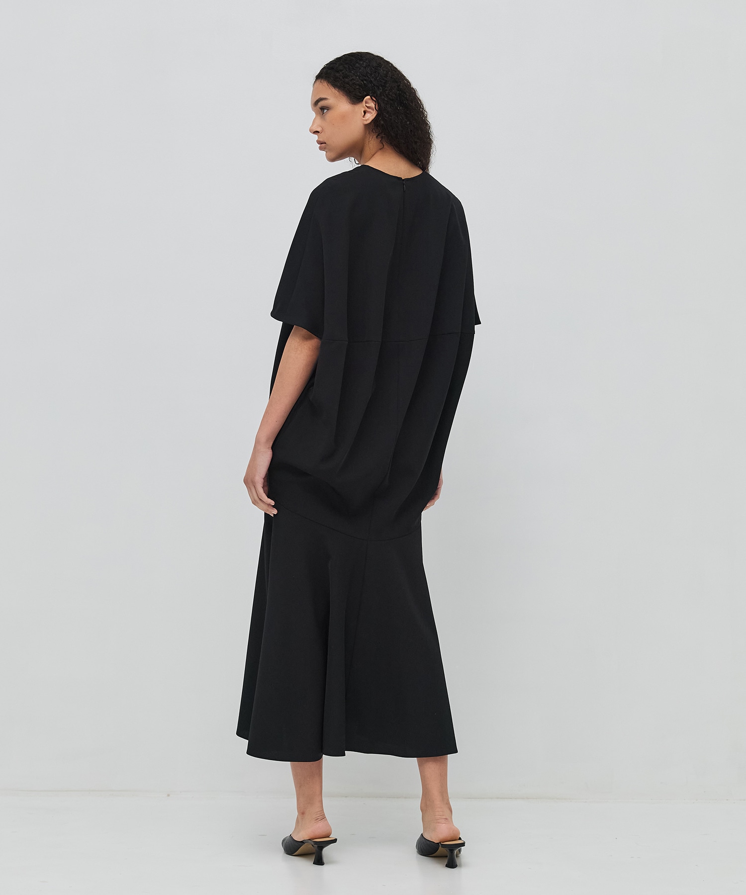 Aura dress BK AKIRANAKA