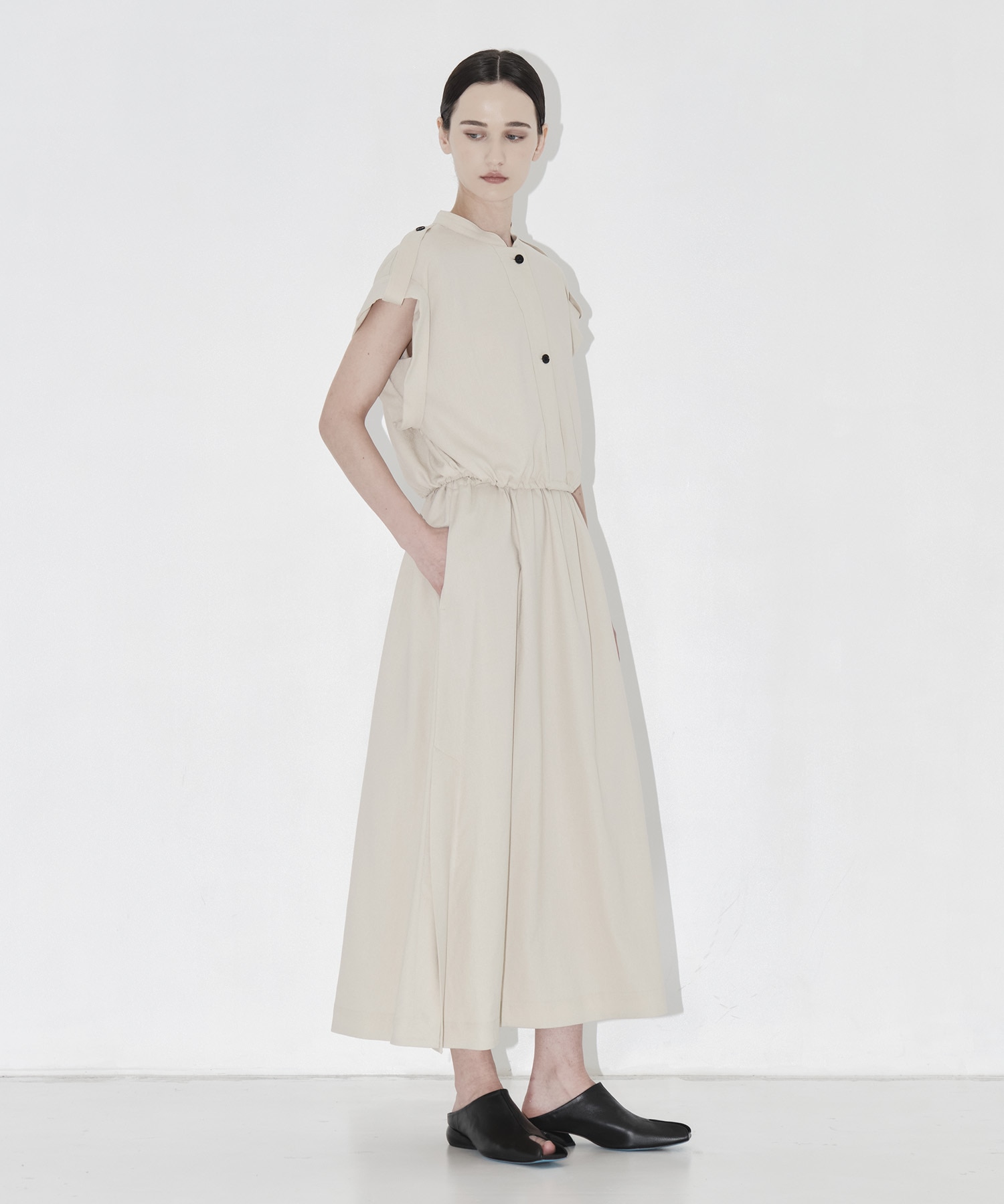 Stand Collar Weist Gather Blouse THE TOKYO