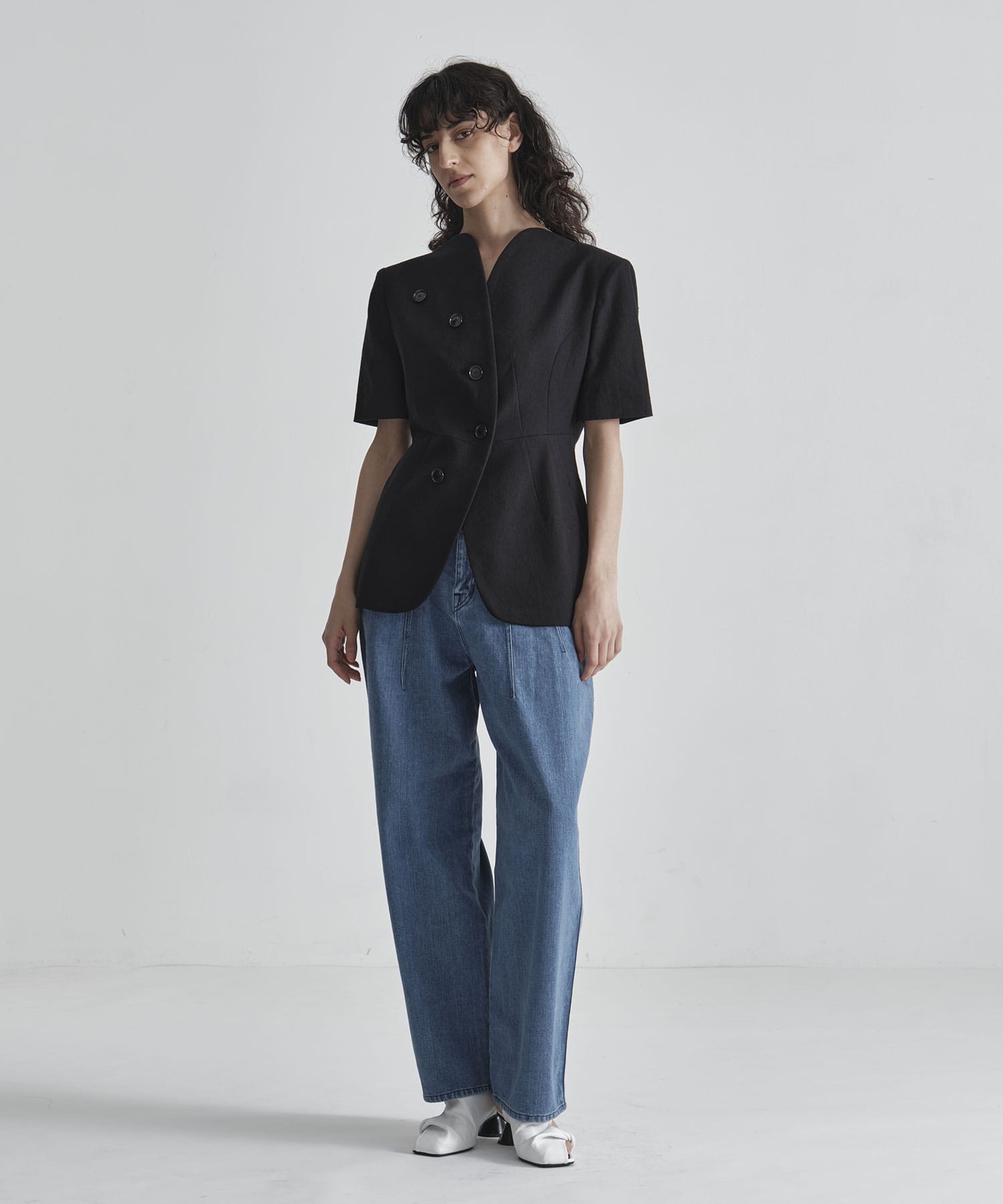 Sesilia half sleeve jacket AKIRANAKA