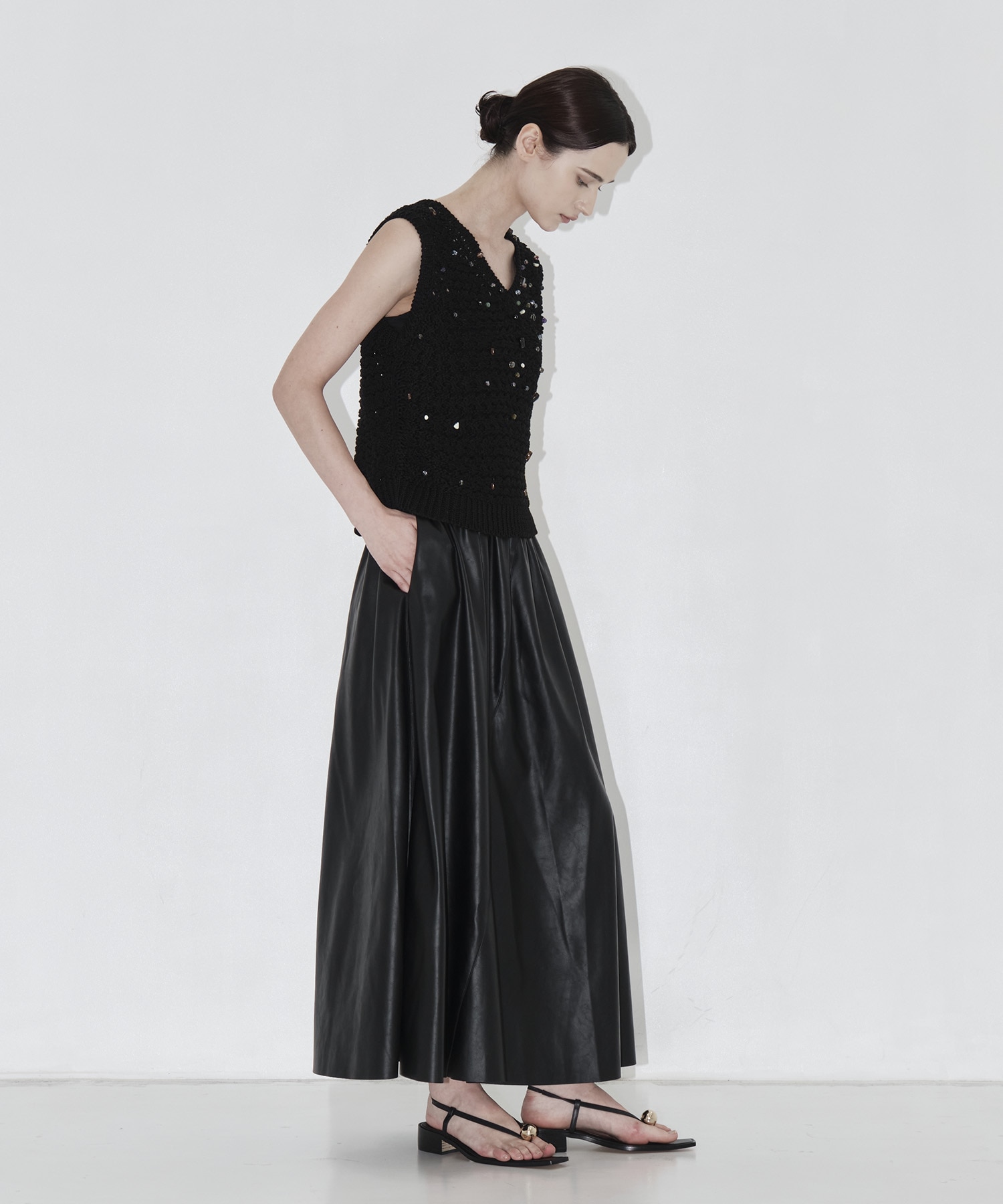 EX.Gerda glass beads&ores knit BK AKIRANAKA