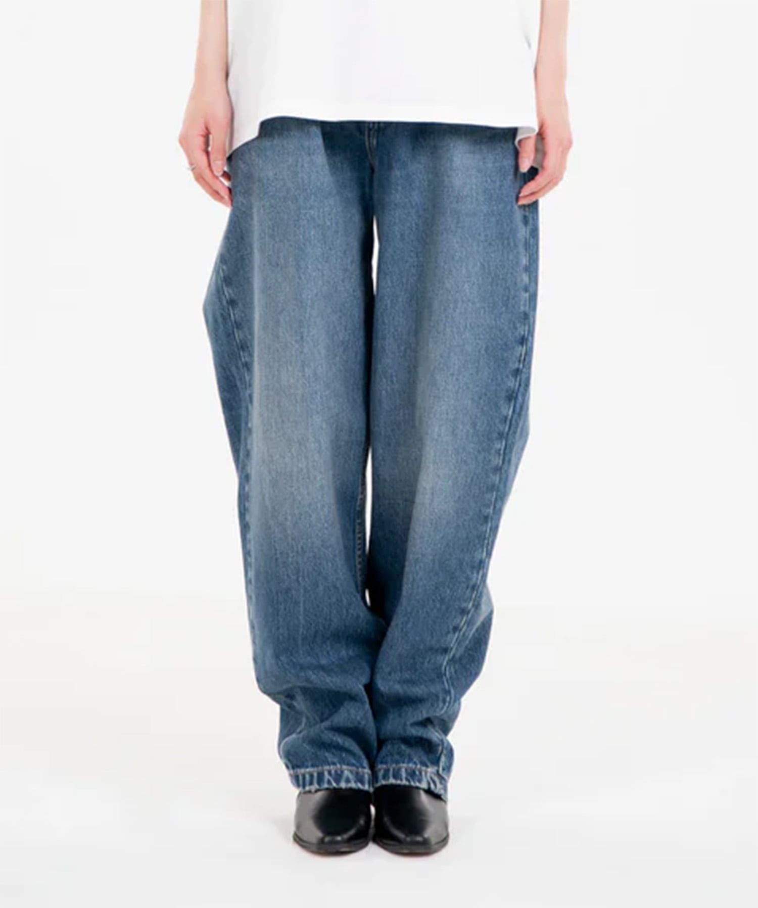 VINTAGE WIDE TAPERED STUDIO R330