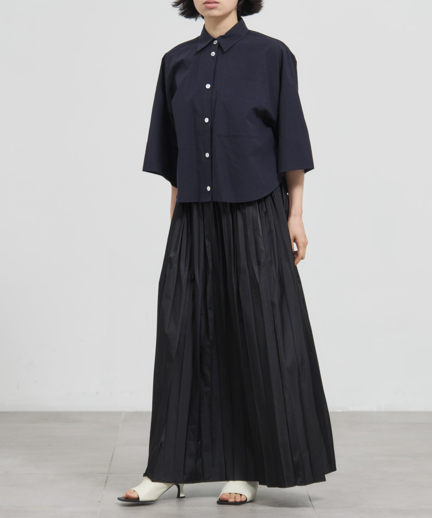 SQUARE-PLEATS SKIRT ENFOLD