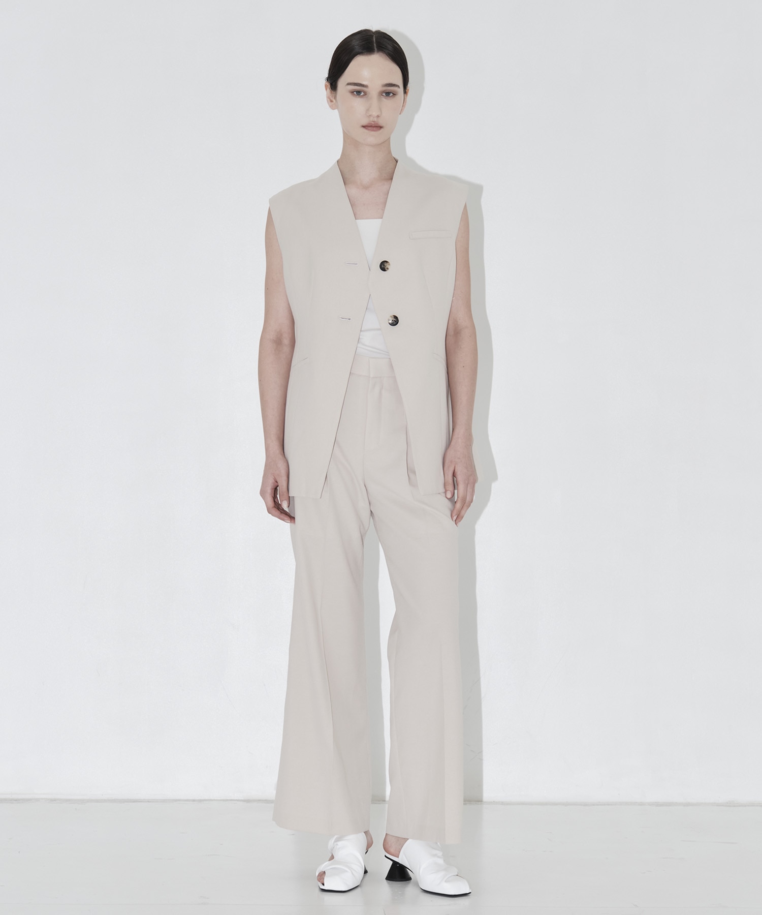 EX.V Neck Gilet AKIRANAKA