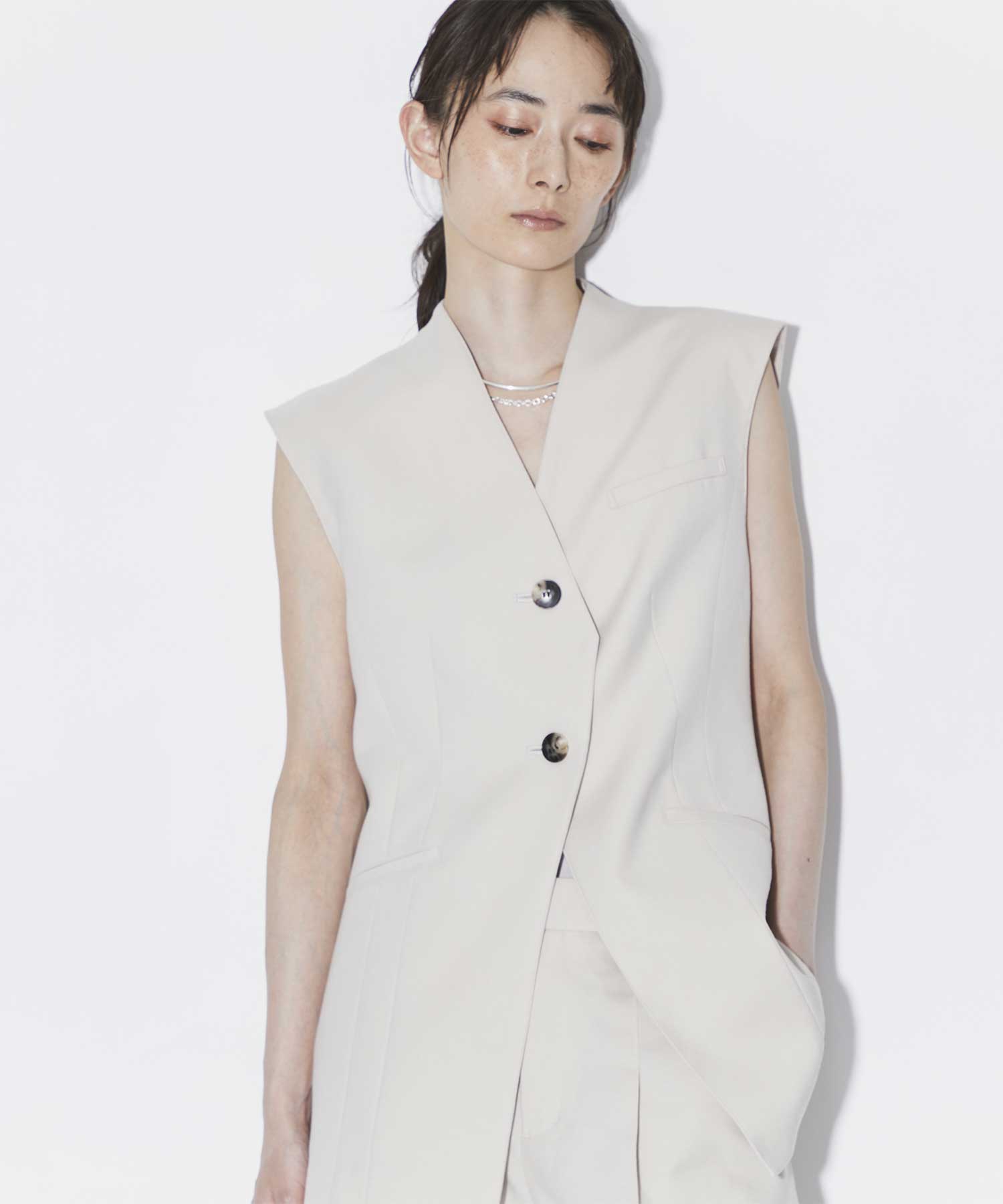 EX.V Neck Gilet AKIRANAKA